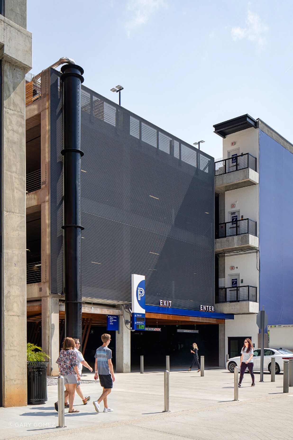 Wondrously Cool Parking Garage Screening for The Interlock