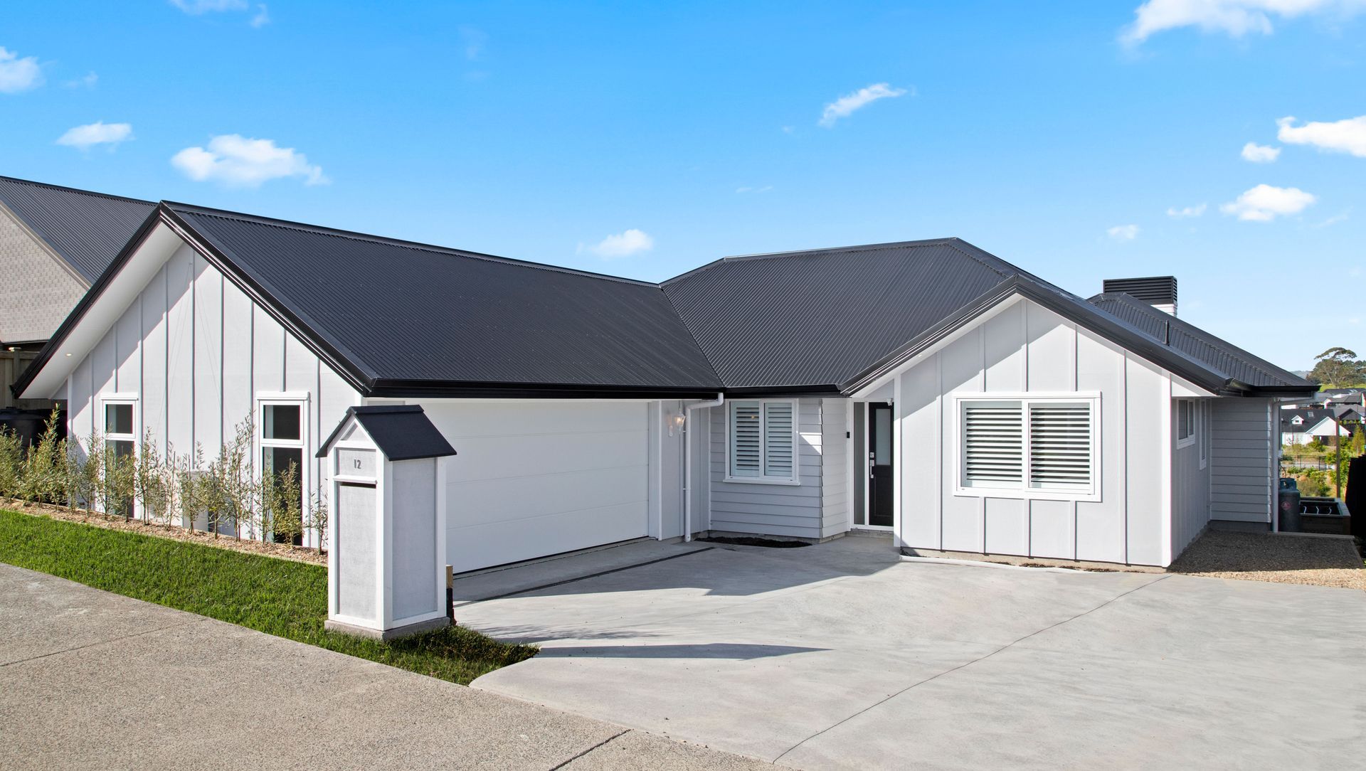 Board and Batten Hamptons banner