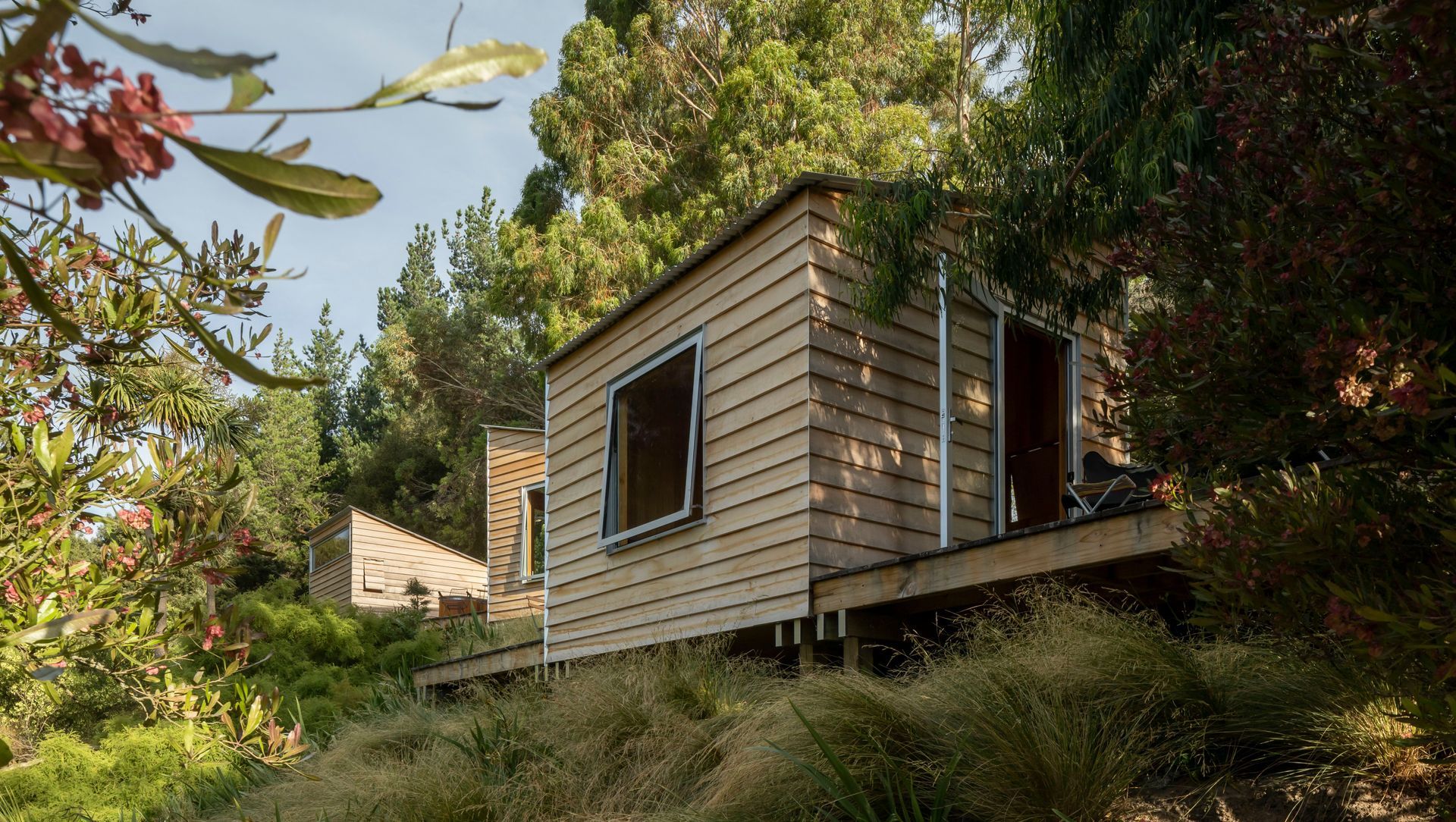 Russell’s Cabins banner