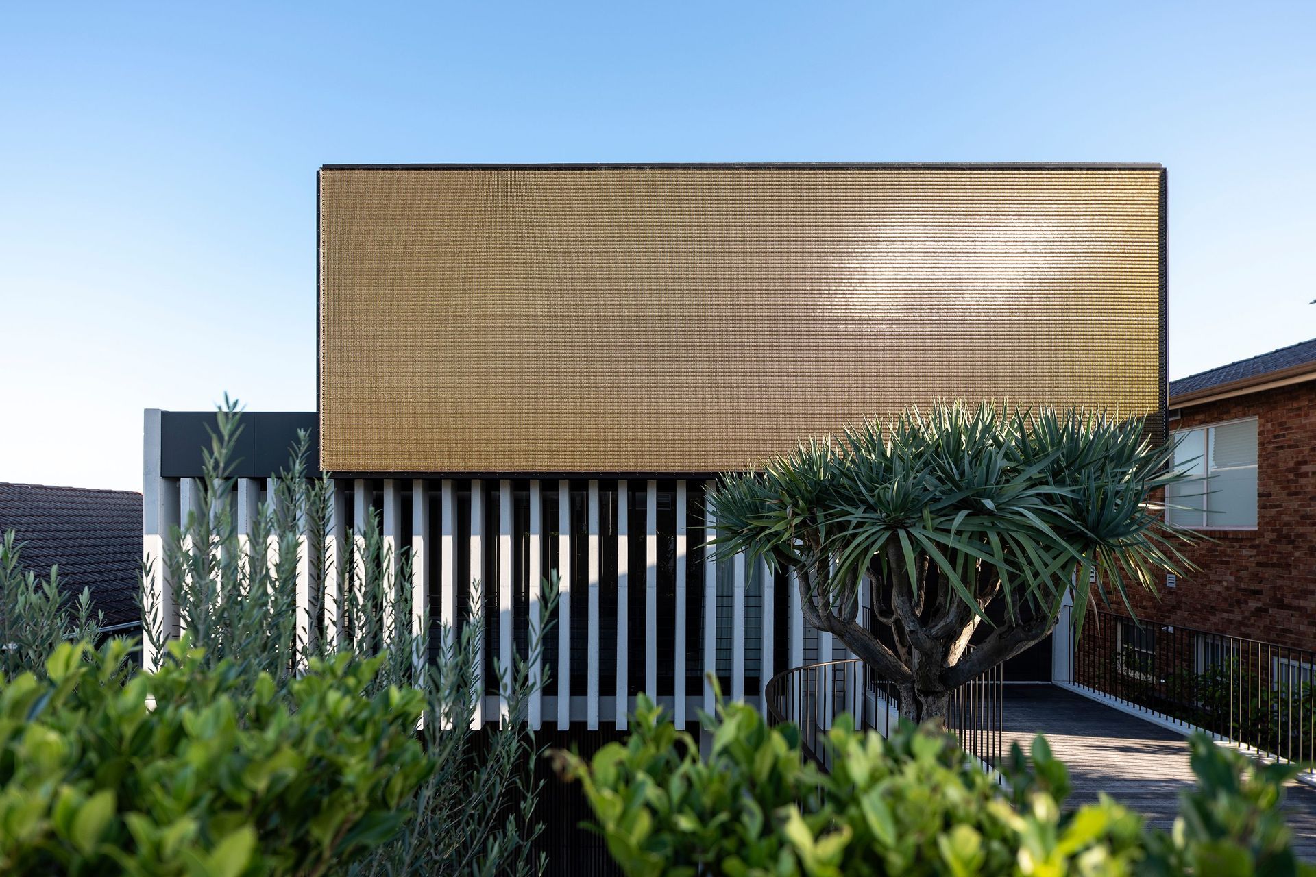 MHNDU Chain Mail House