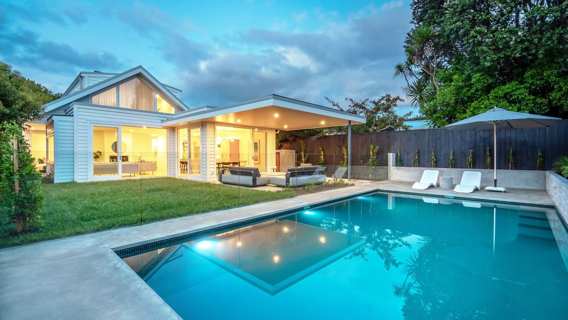 Modern Bungalow banner