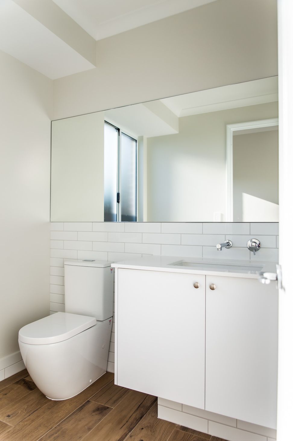 Howes Crescent, Dianella