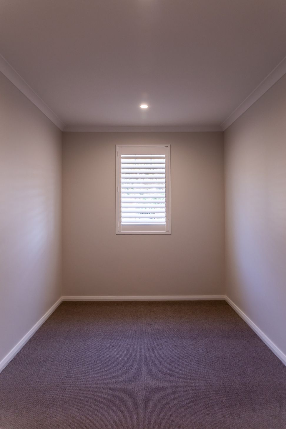 Howes Crescent, Dianella