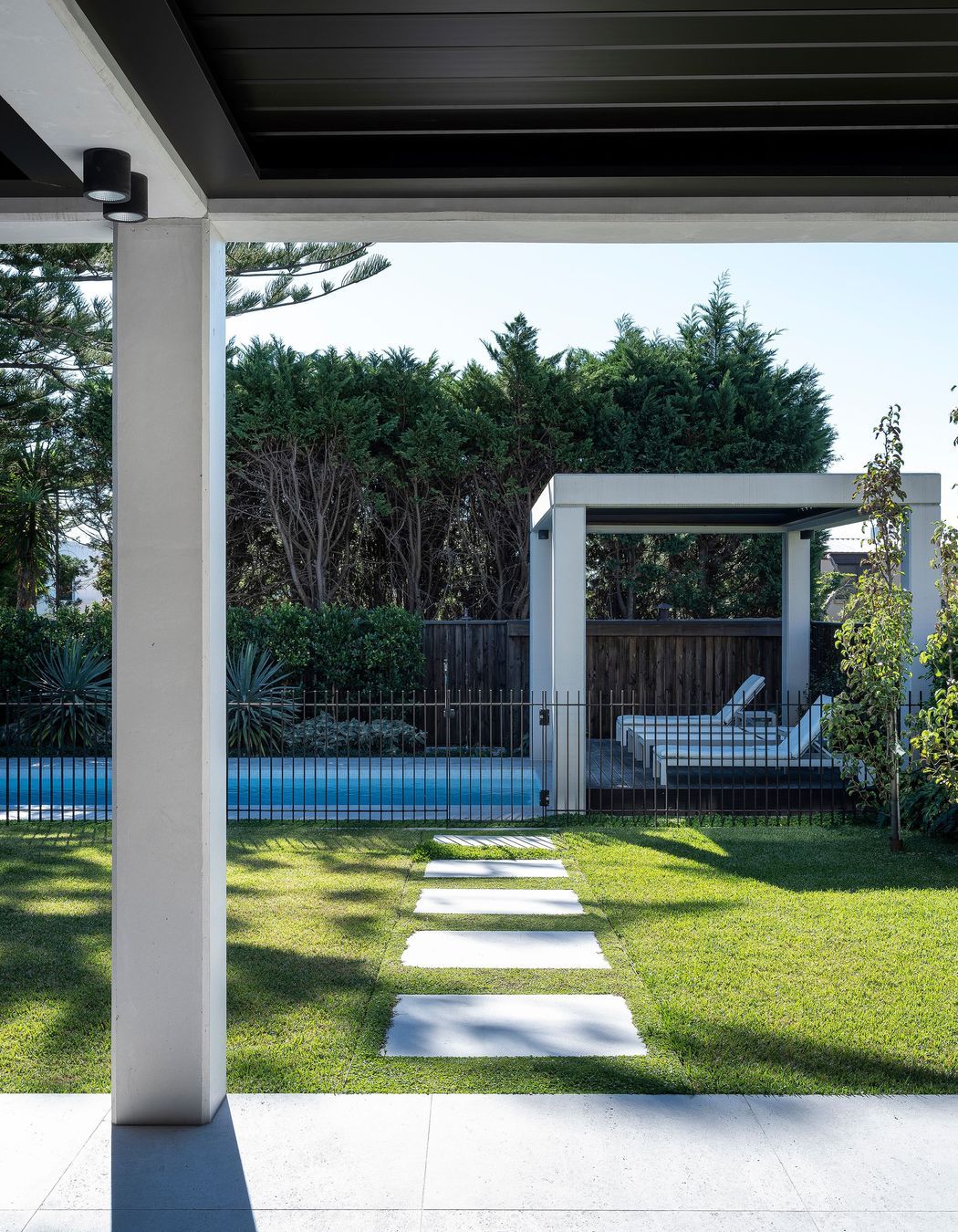 MHNDU Chain Mail House