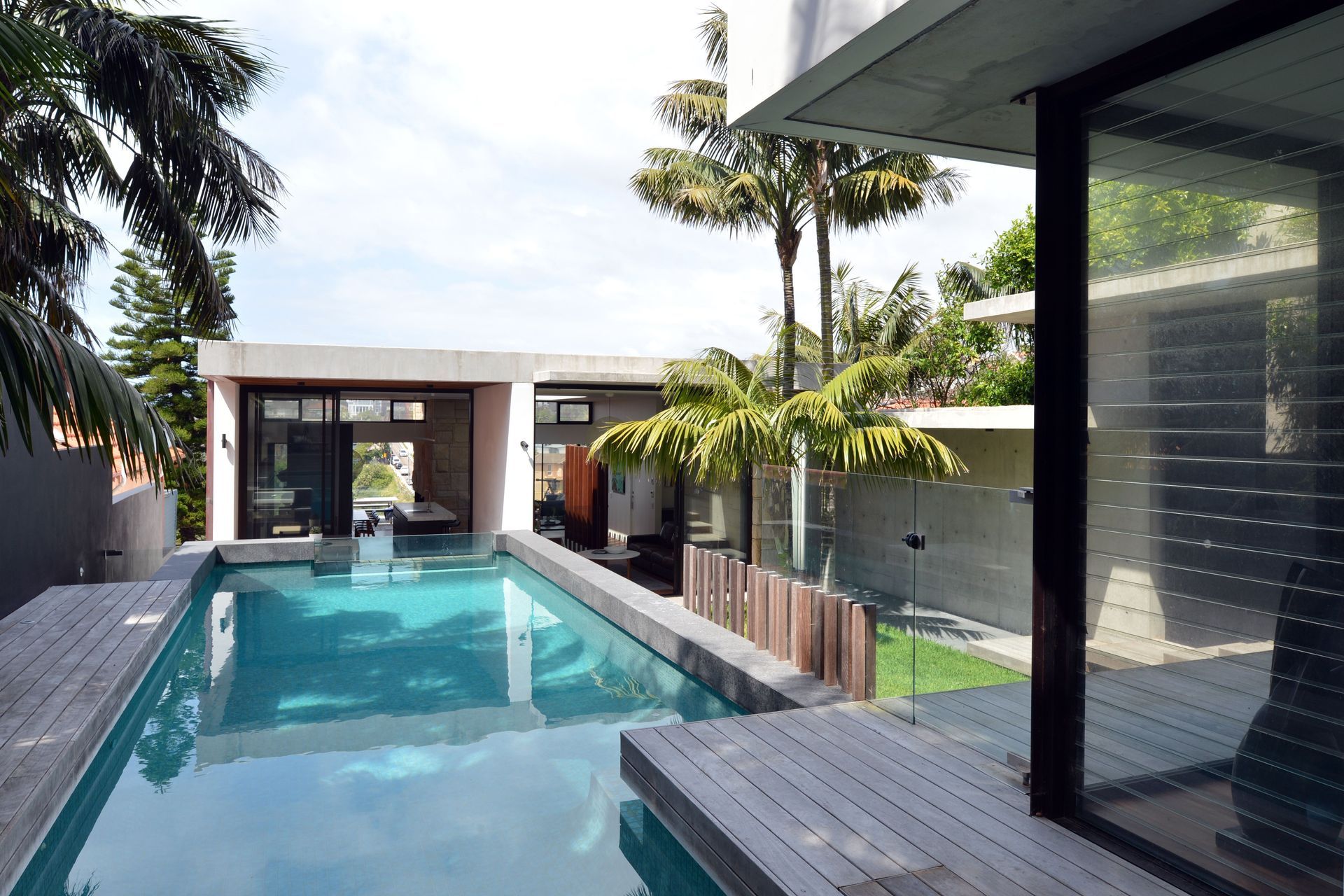 Wonderland Ave, Tamarama