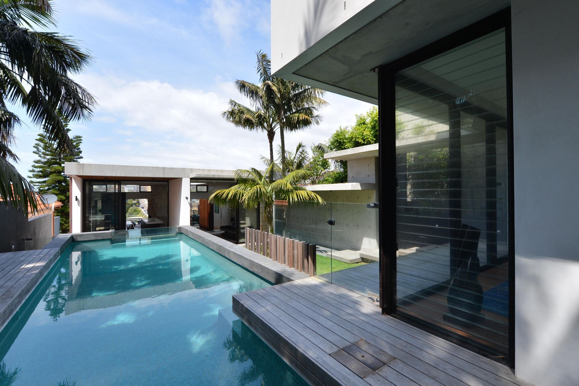 Wonderland Ave, Tamarama