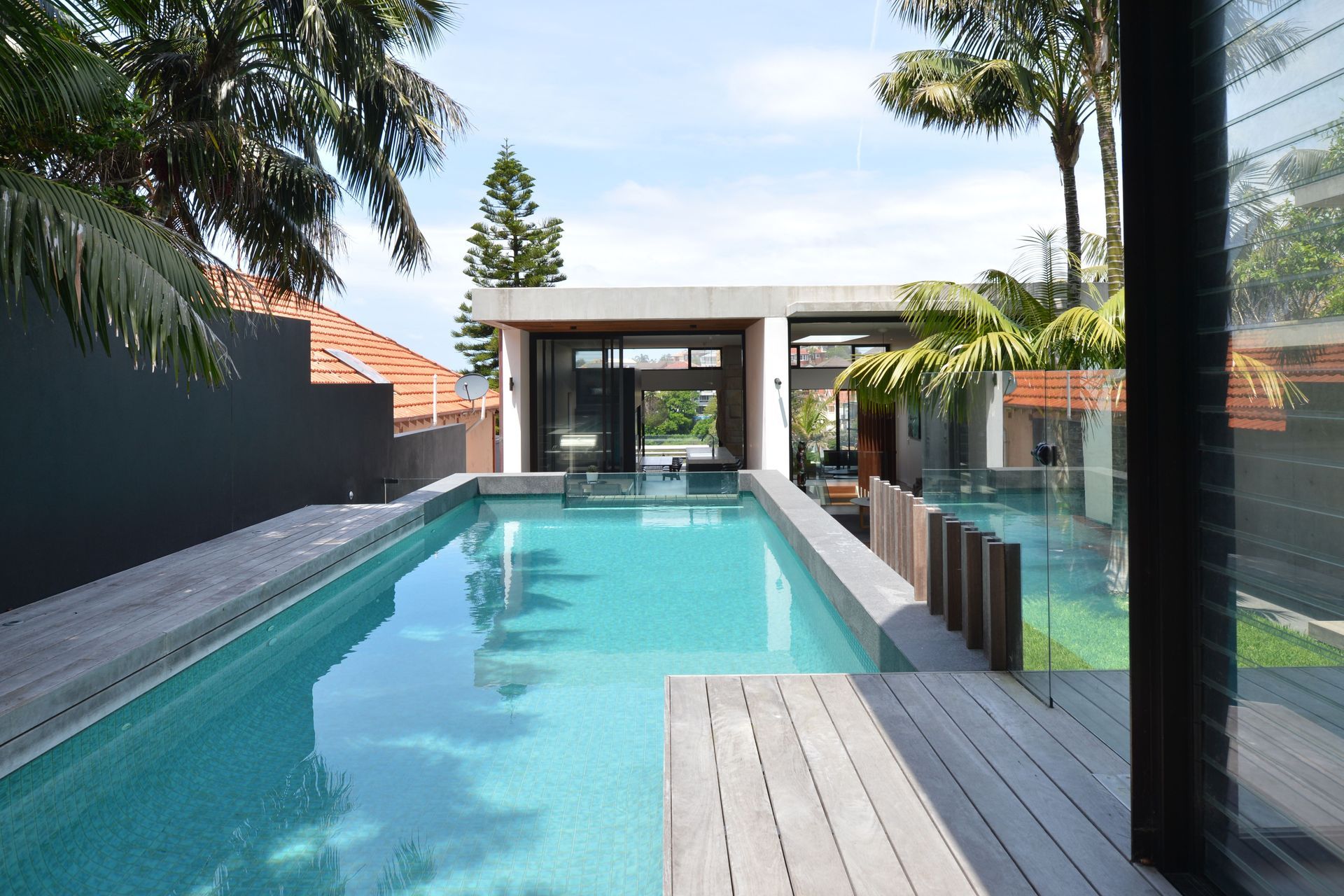 Wonderland Ave, Tamarama