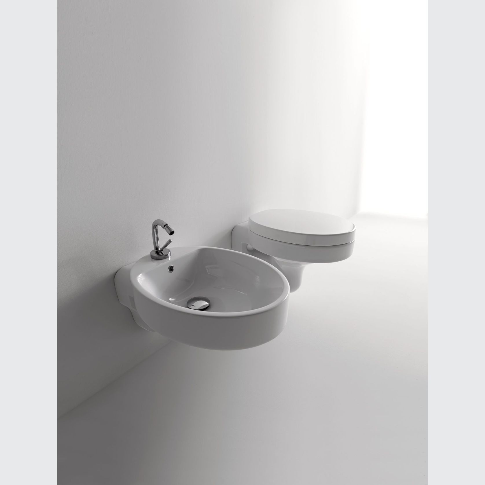 Cento Oval Wall Hung Toilet and Bidet by Kerasan gallery detail image