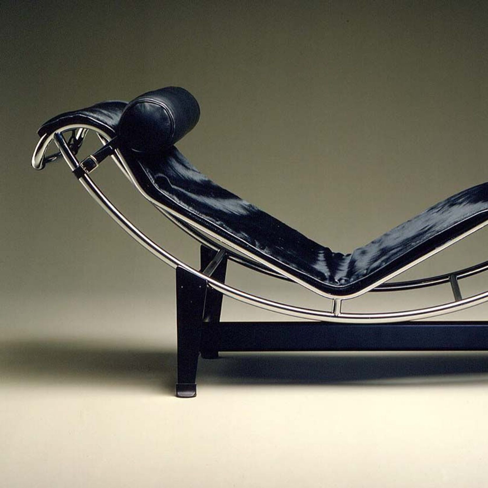 4 Chaise Longue À Réglage Continu by Cassina gallery detail image