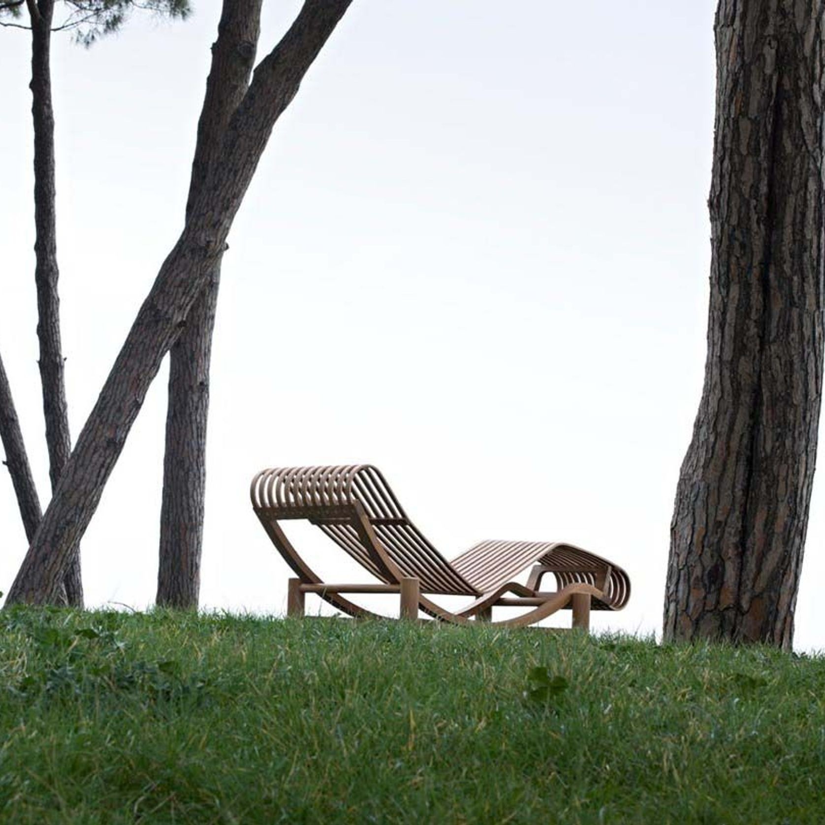 Tokyo Outdoor Chaise Lounge by Cassina gallery detail image