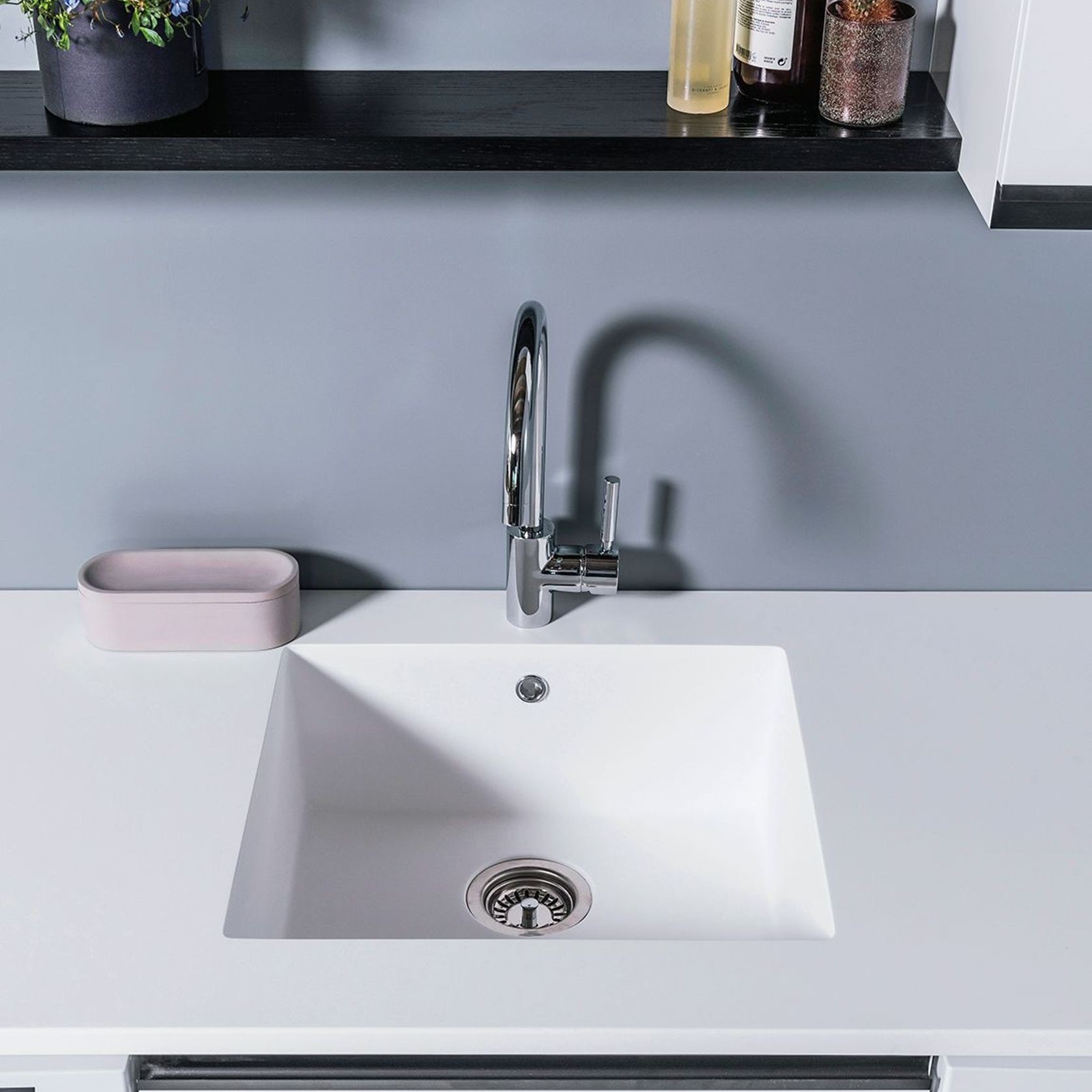 600 Laundry Cabinet gallery detail image