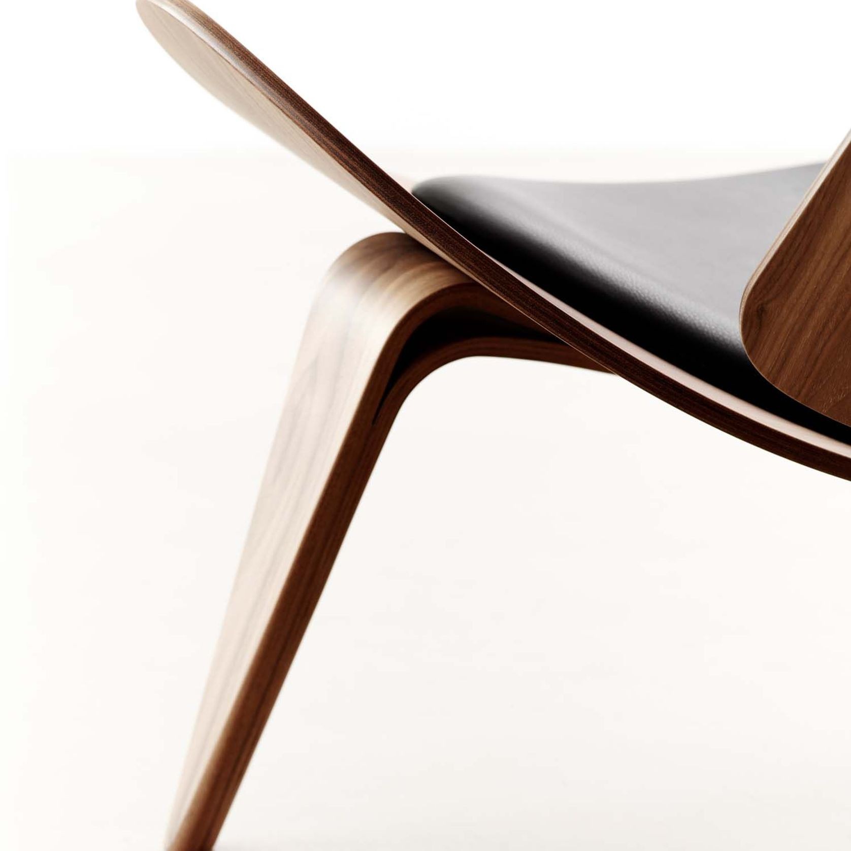 CH07 Shell Chair by Carl Hansen + Son gallery detail image