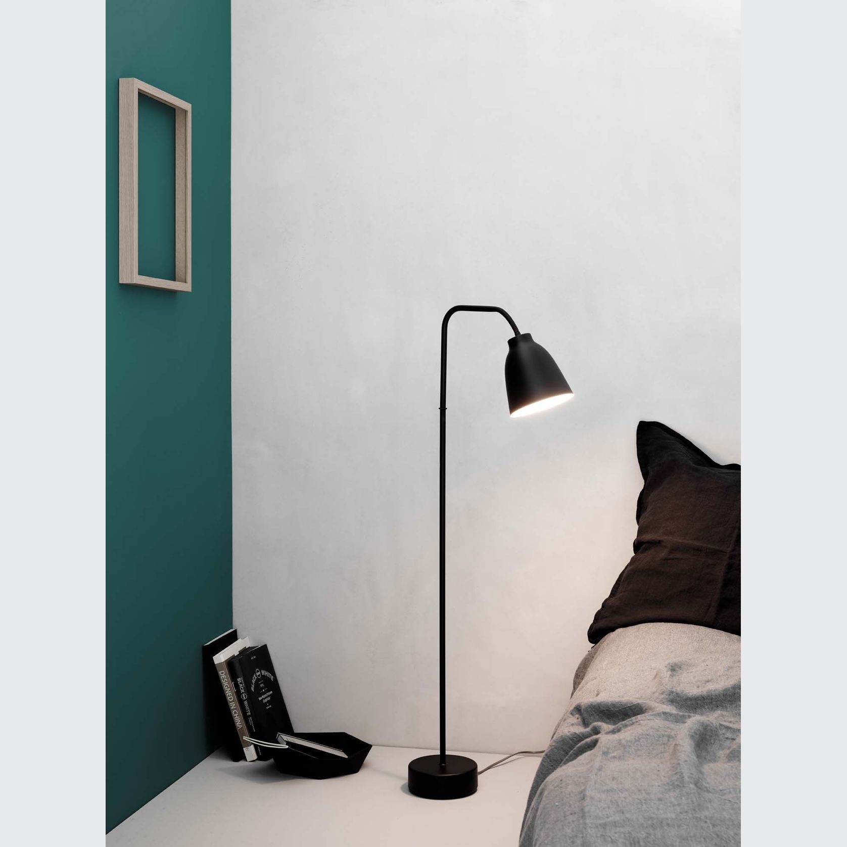 Caravaggio Floor Lamp by Fritz Hansen gallery detail image