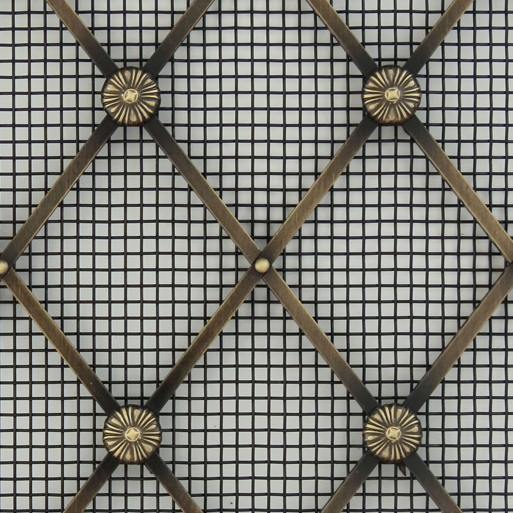 Oxford Diamond Grille With Alternate Floral Rosettes gallery detail image