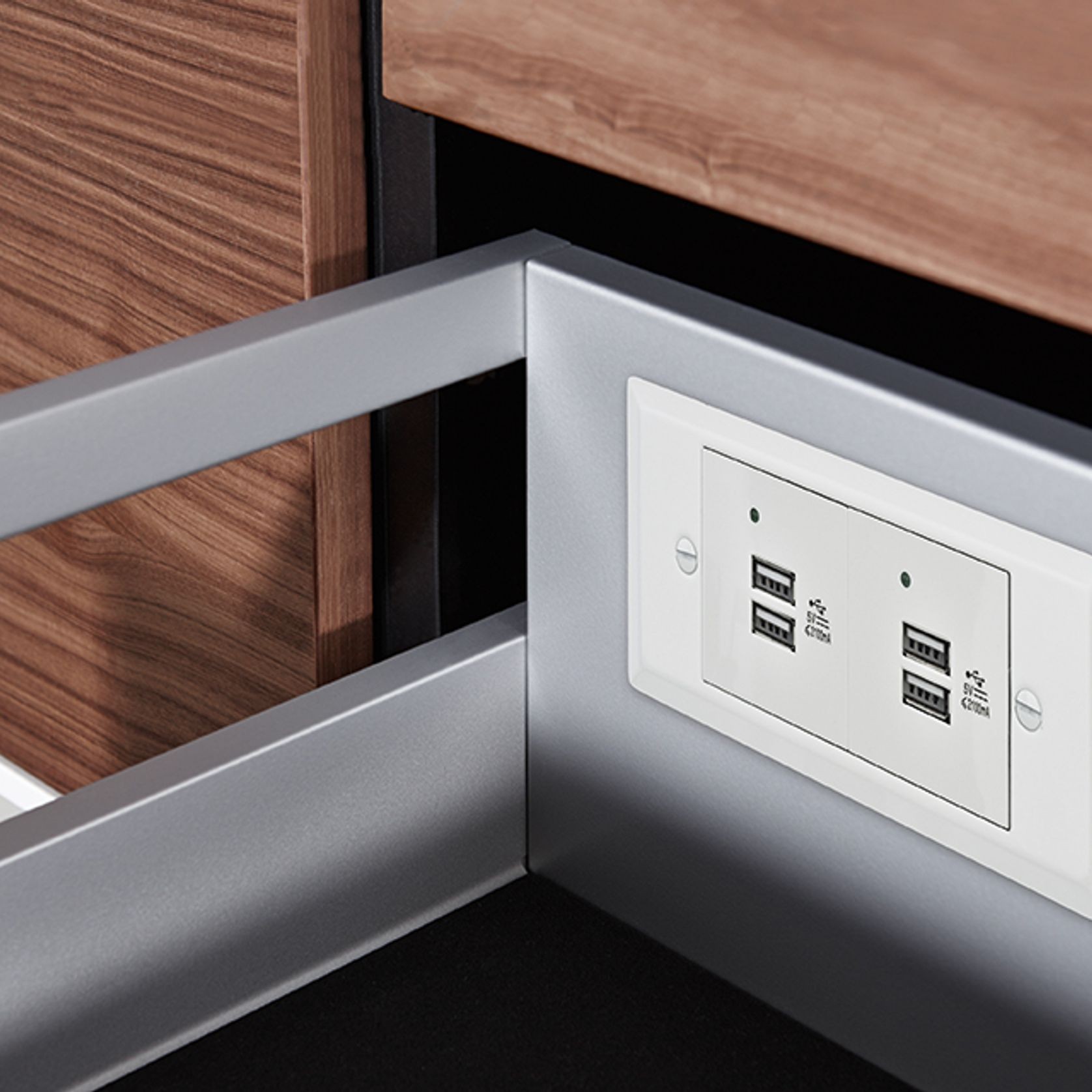 In-Drawer Charging Outlet Docking Point gallery detail image