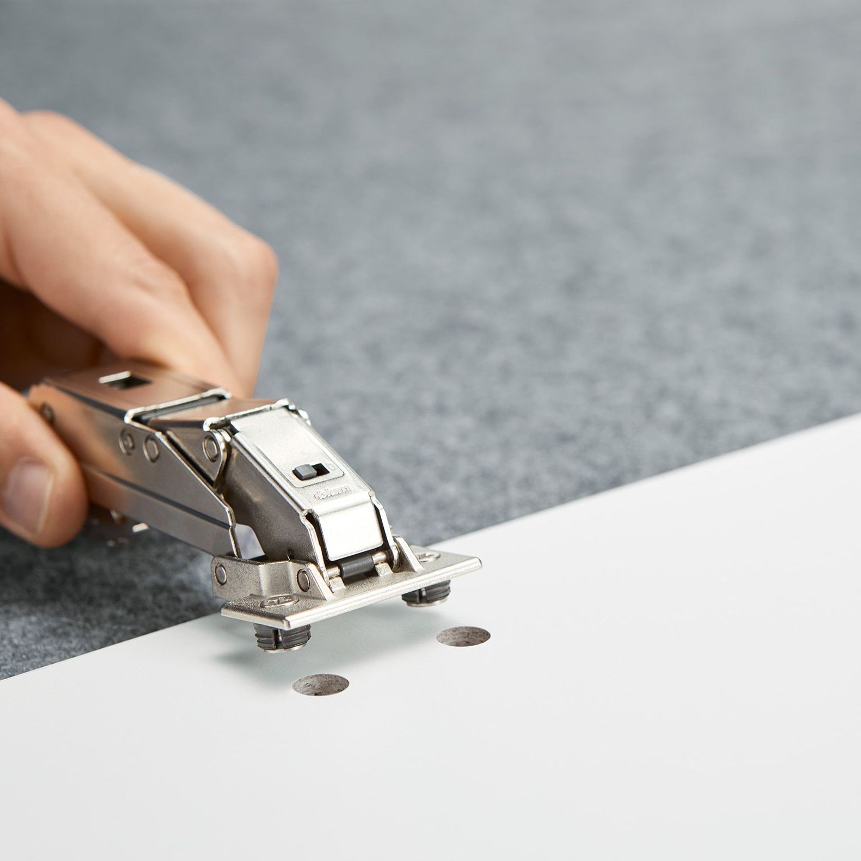 EXPANDO T – fixing system for thin fronts gallery detail image