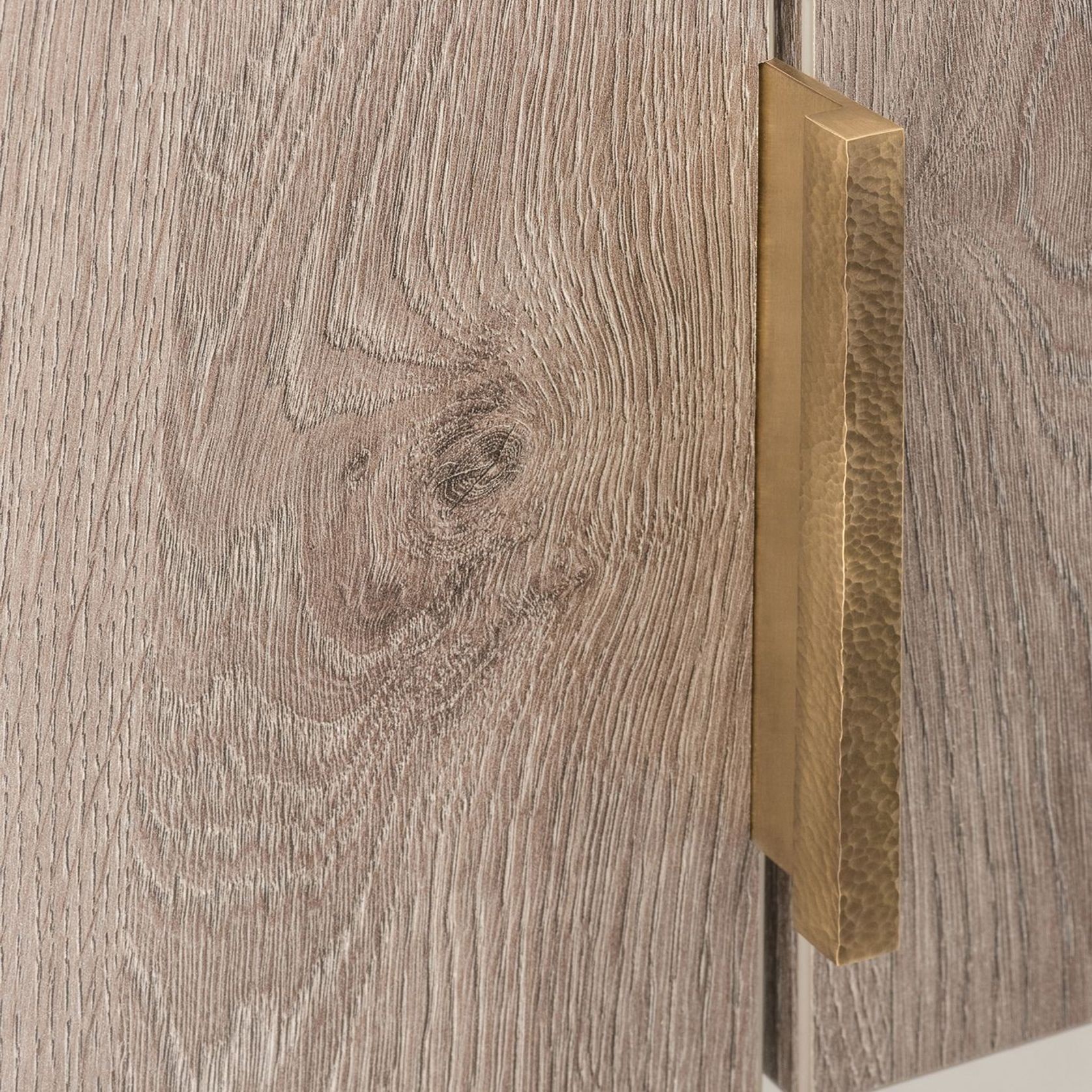 Joseph Giles Edge Pull Handle Collection gallery detail image