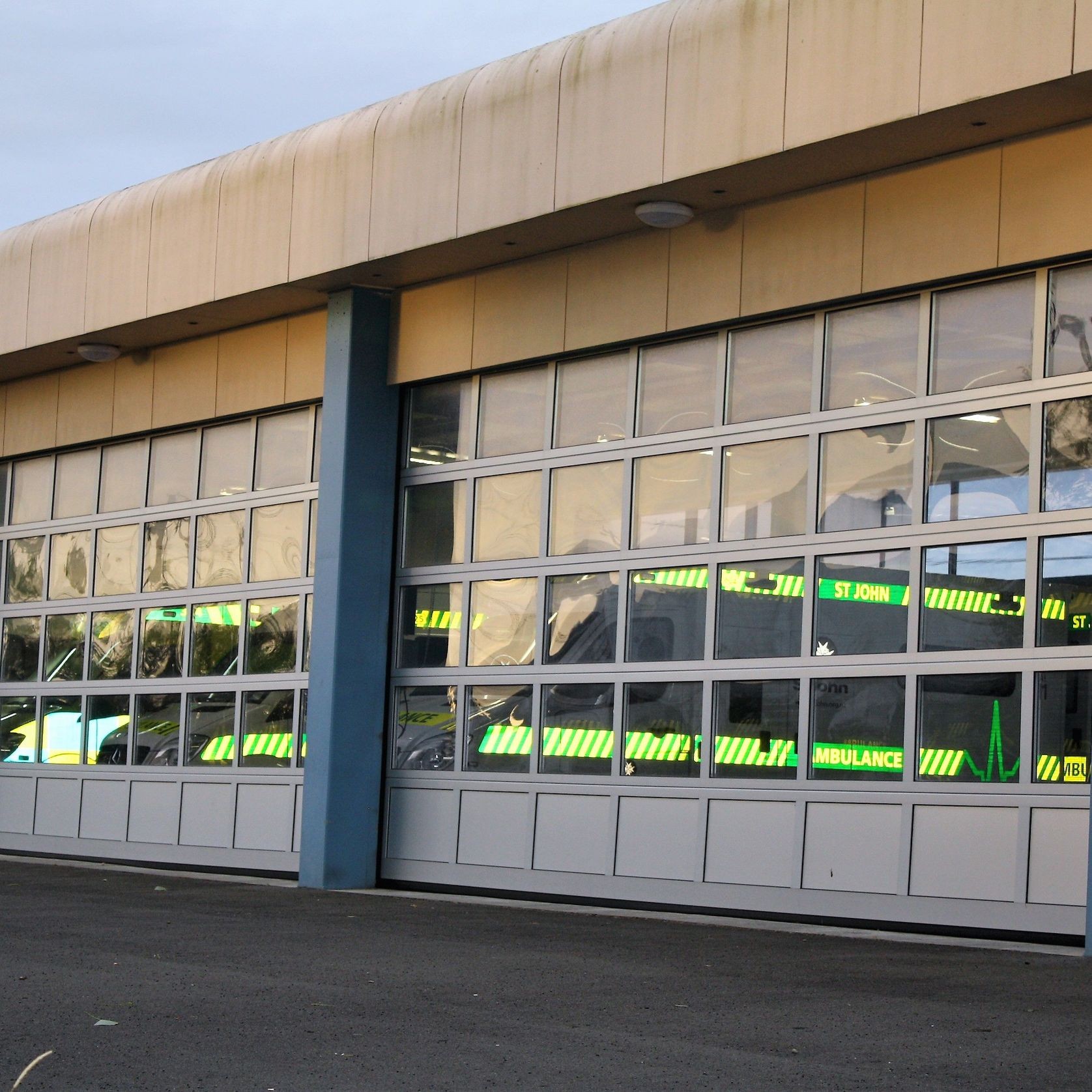 Hormann Industrial Sectional Garage Doors gallery detail image