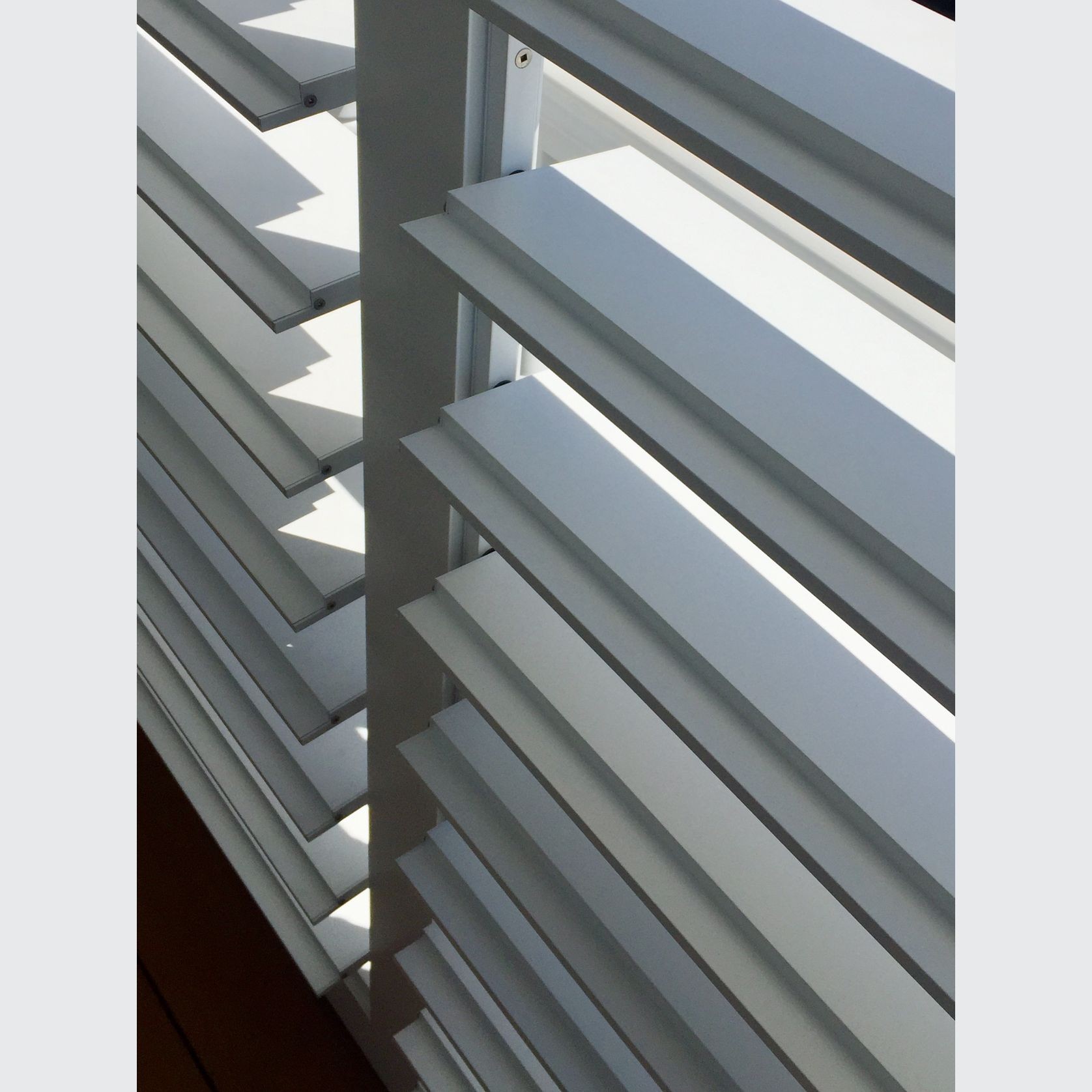 Locarno Operable Horizontal Louvres gallery detail image