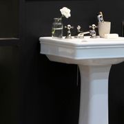 Lonsdale 550 and 650 basin gallery detail image