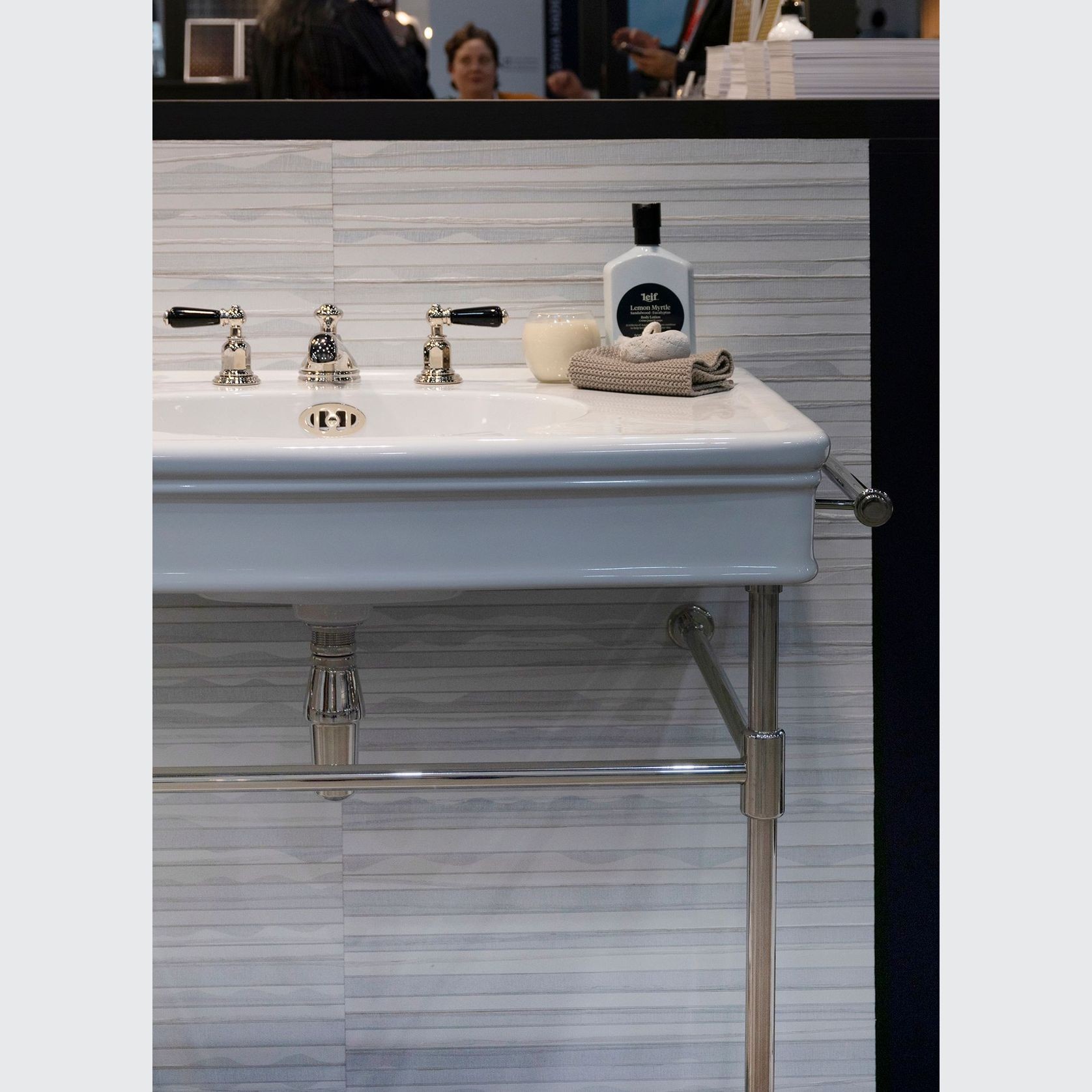 Lonsdale 860 basin gallery detail image