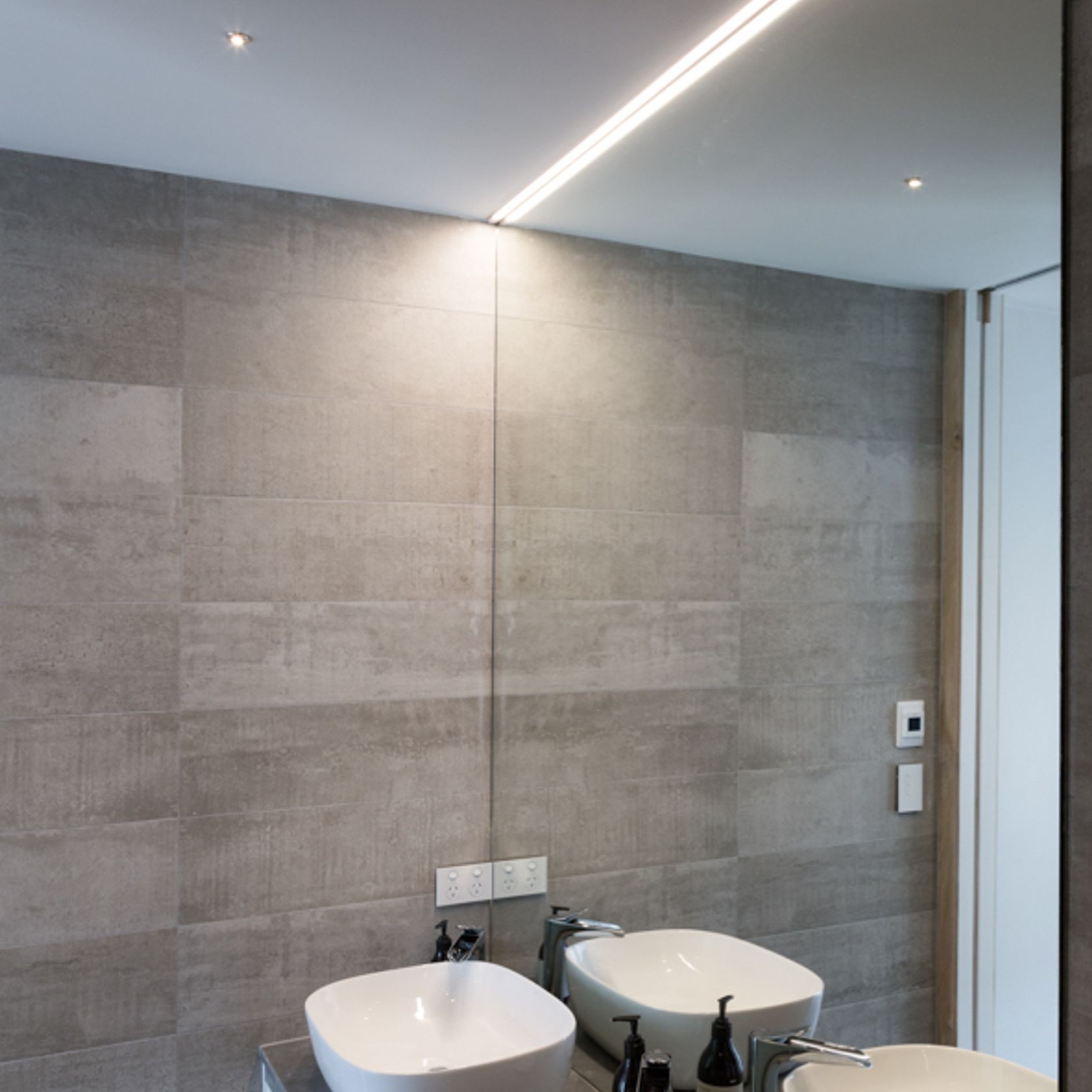 Mirrors gallery detail image