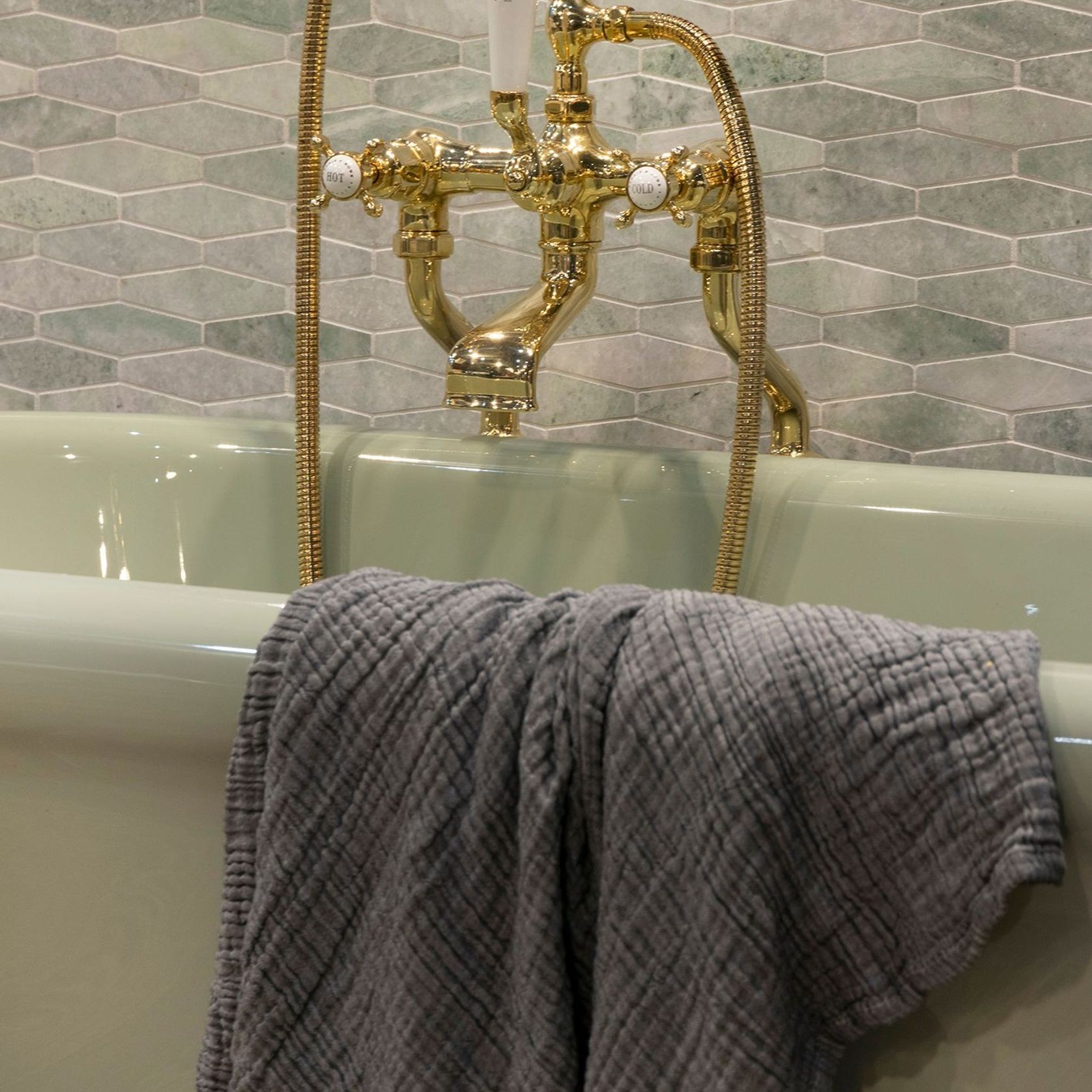 Rockwell Bath with Feet gallery detail image