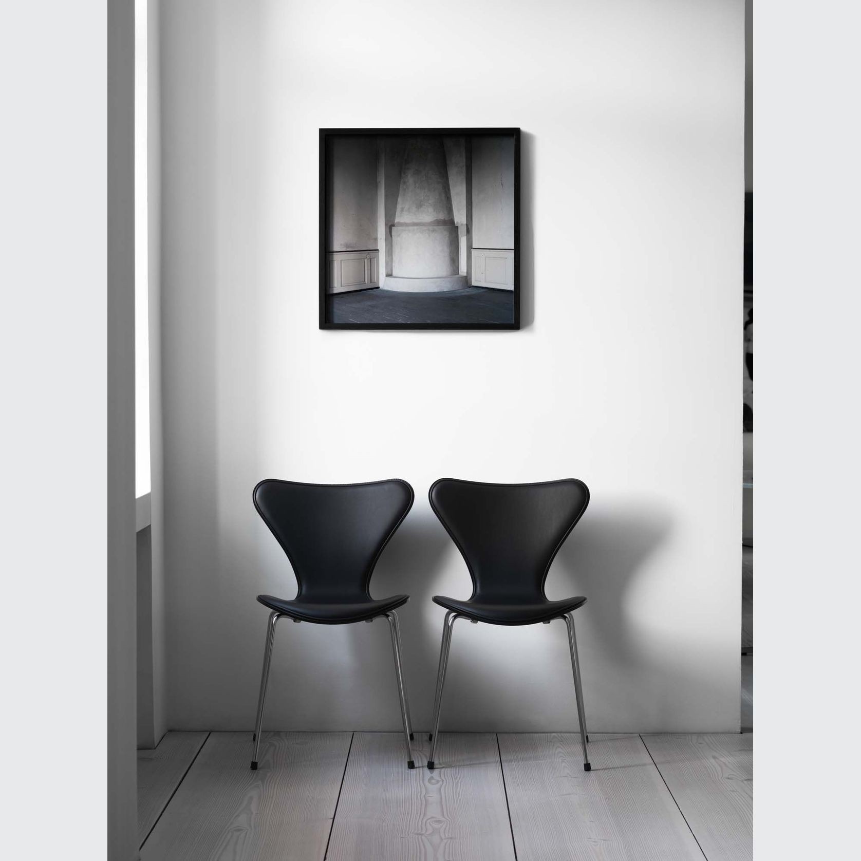 Series 7 Chair by Fritz Hansen gallery detail image