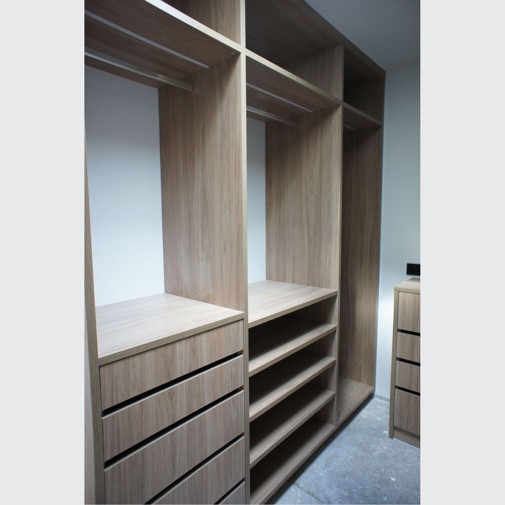 HOME OFFICE - Customised cabinetry gallery detail image