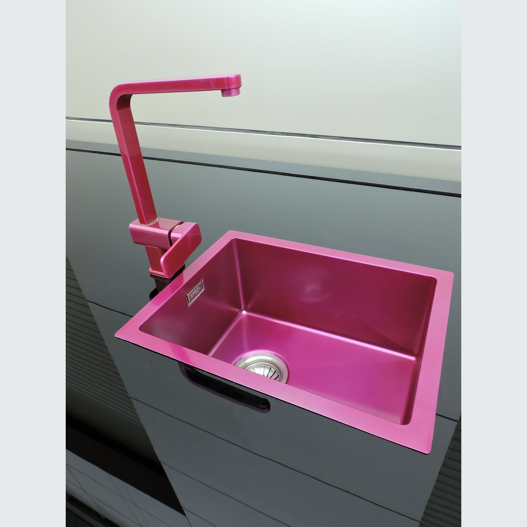 iKolor - add a splash of colour to your kitchen gallery detail image