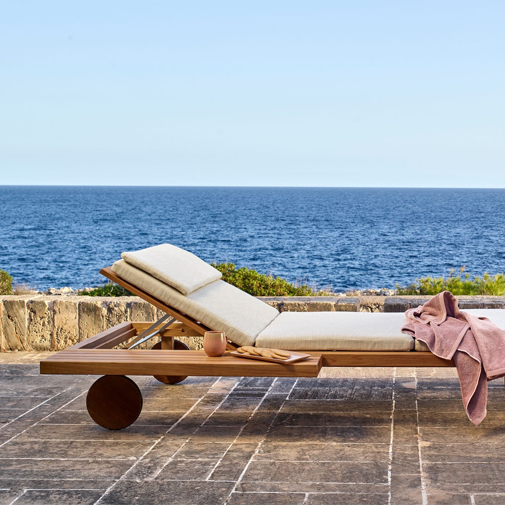 Vis-a-vis Sun Lounger by Tribu gallery detail image