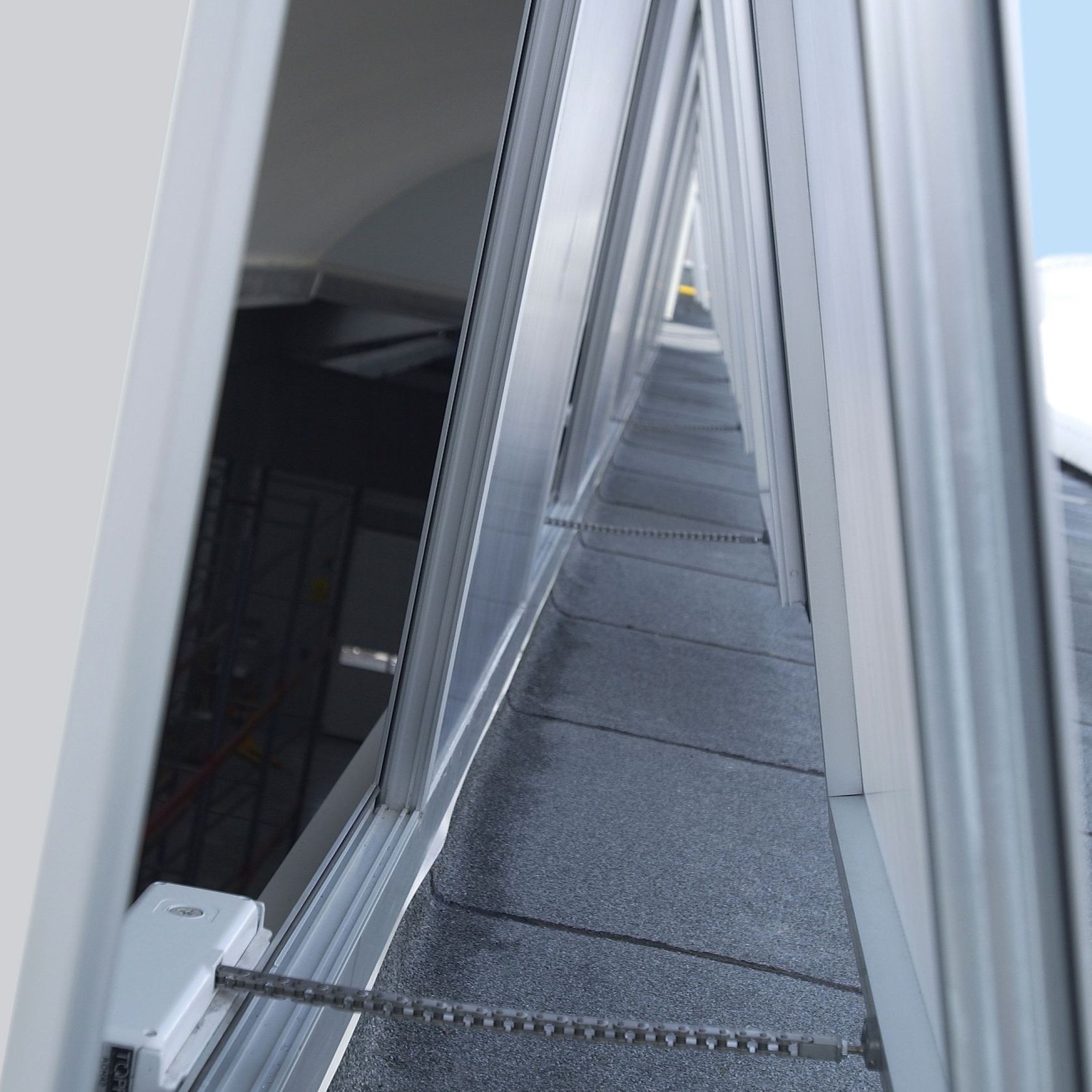 TOPP ACK4 Chain Actuator 24V DC gallery detail image