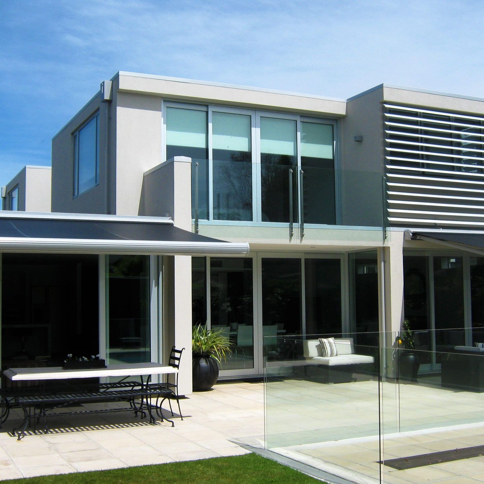 Cabriolet Boulevard Awning gallery detail image