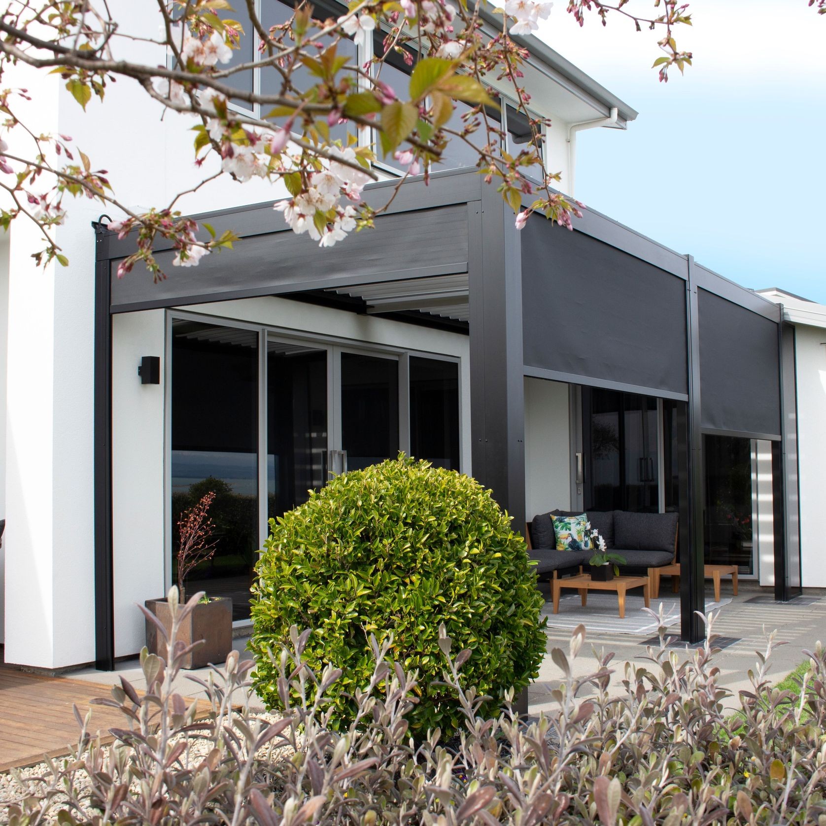 Solarzip® Outdoor Blind gallery detail image