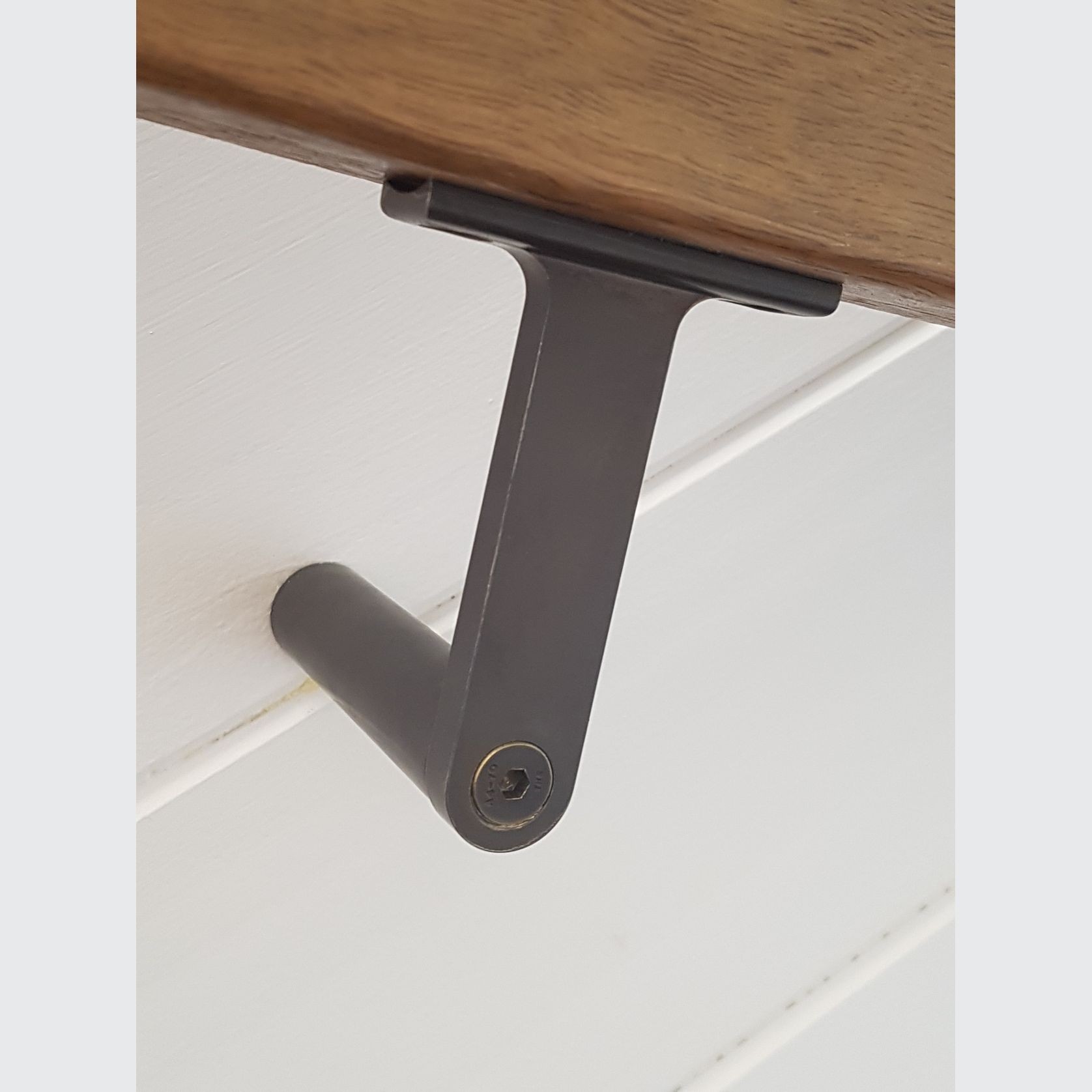 HB500 “T” Stair Rail Bracket gallery detail image