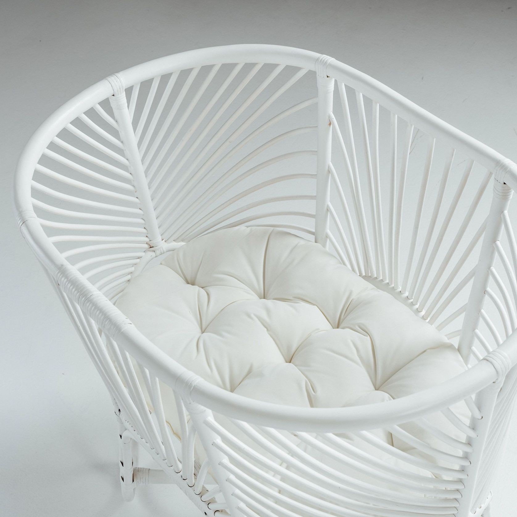 Rattan Bassinet – White gallery detail image