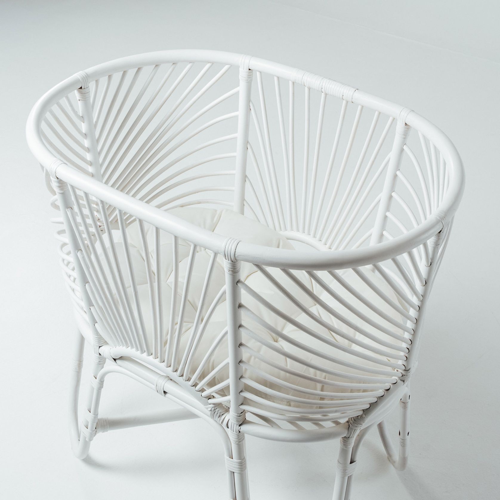 Rattan Bassinet – White gallery detail image