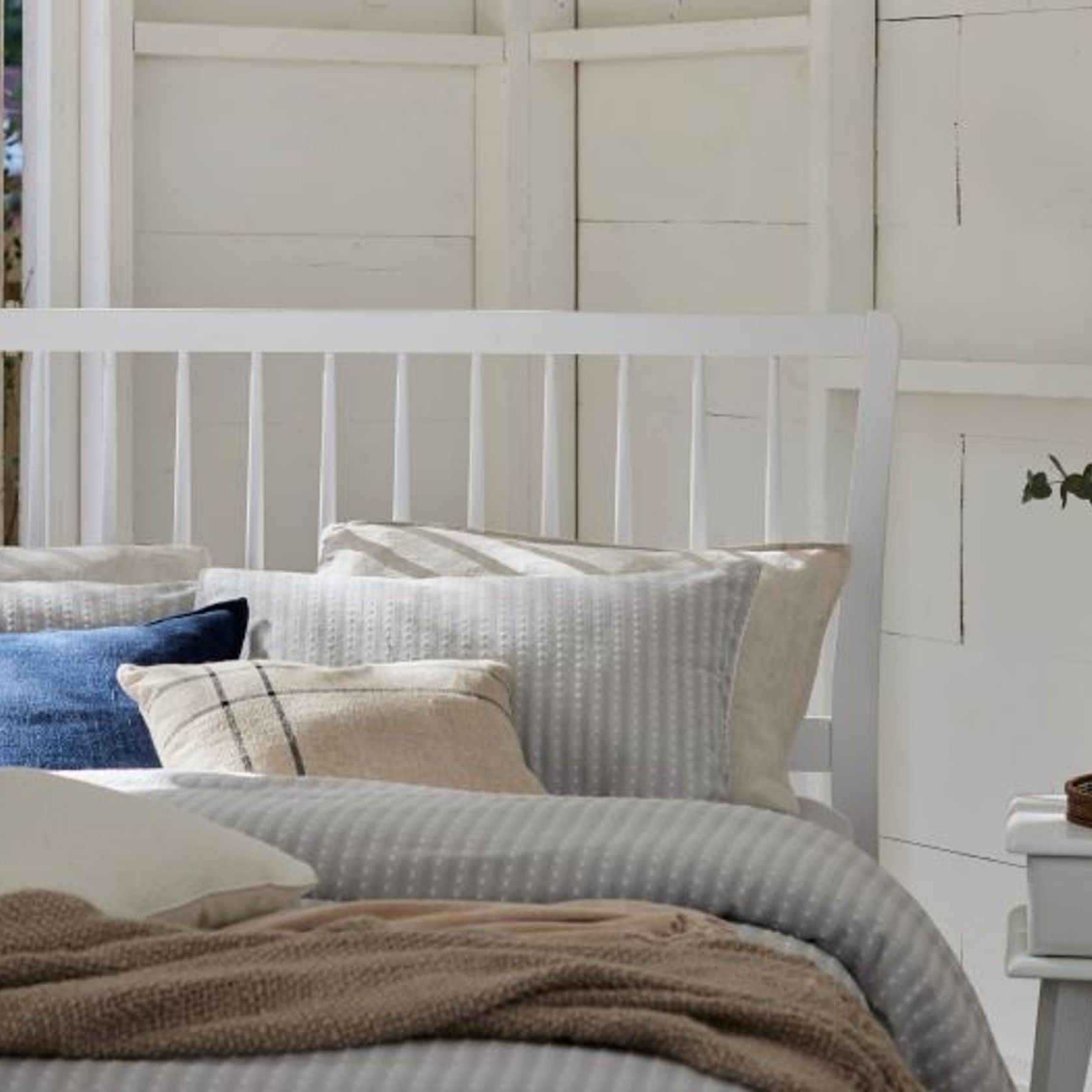 Byron White Queen Size Bed | Hardwood Frame gallery detail image