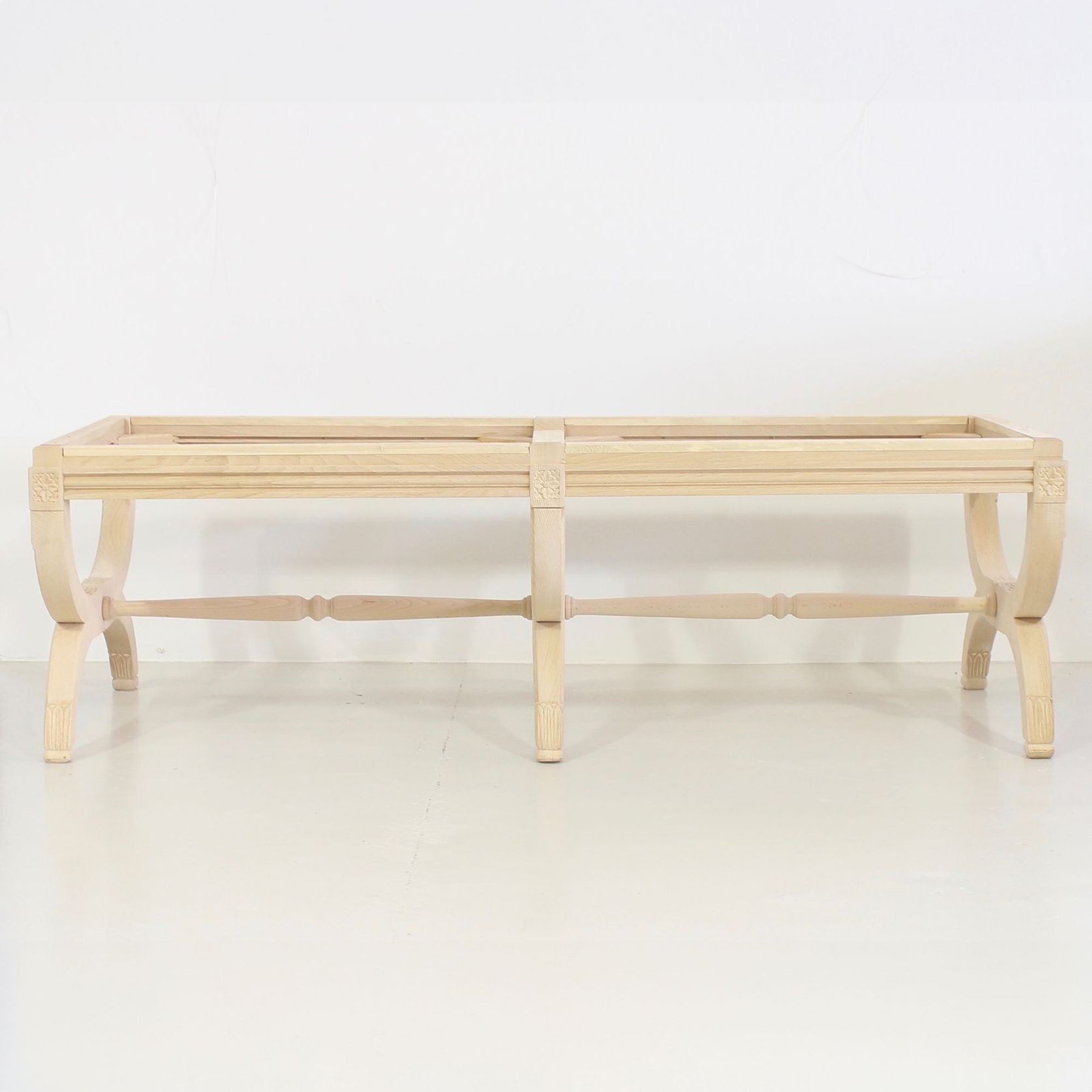 4044 Bench gallery detail image