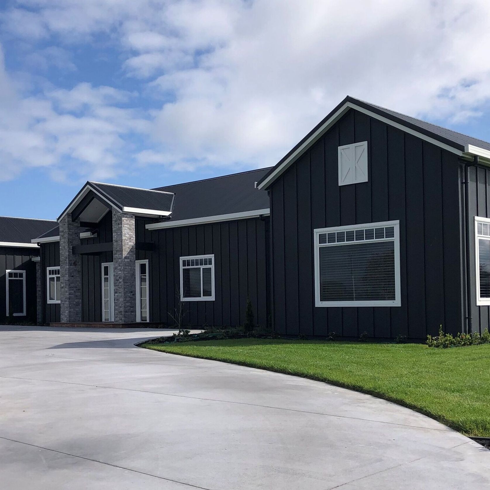 Bandsawn Finger Jointed Pine Weatherboards gallery detail image