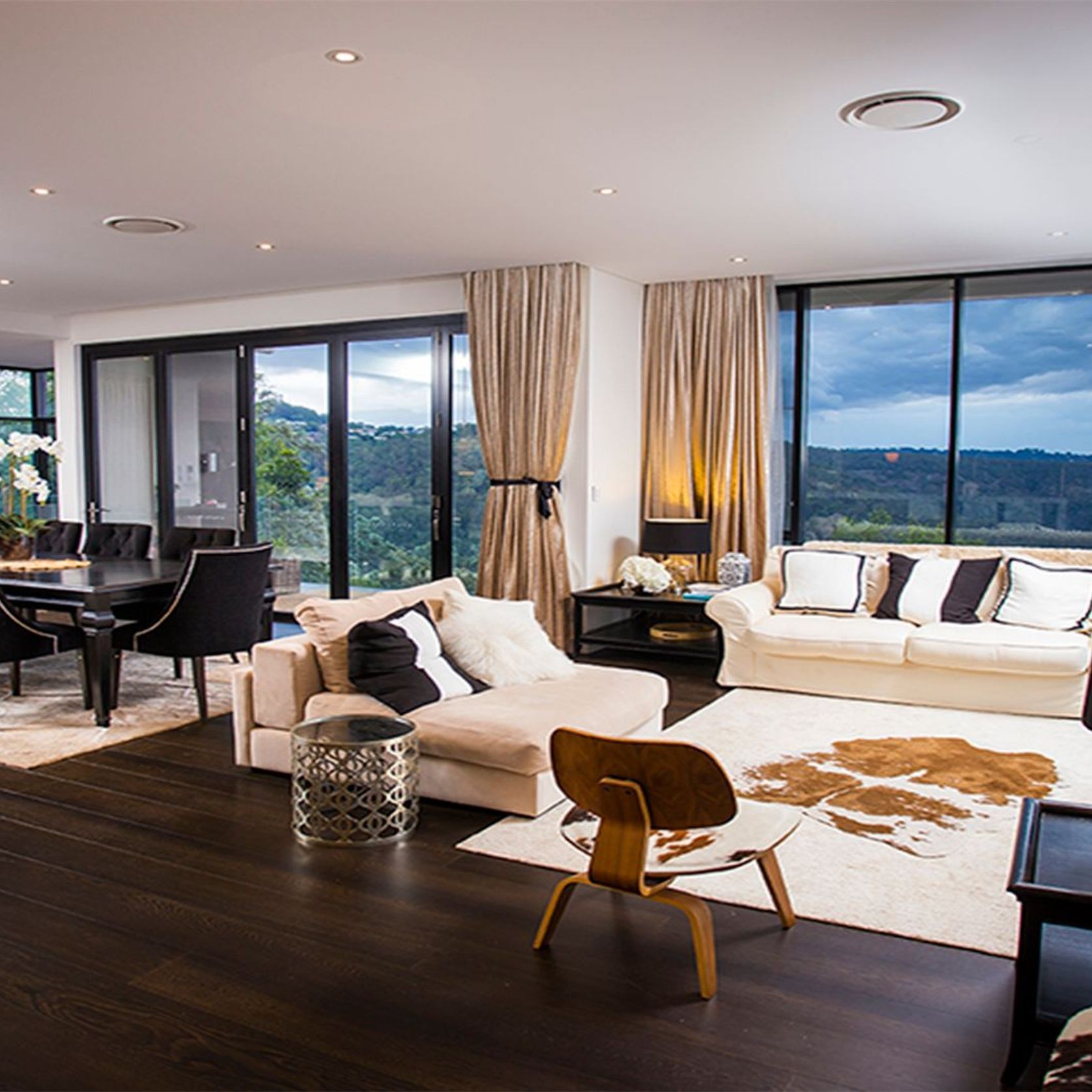 Elevate | Series 412 | Bi-Fold Door (Bottom Rolling) gallery detail image