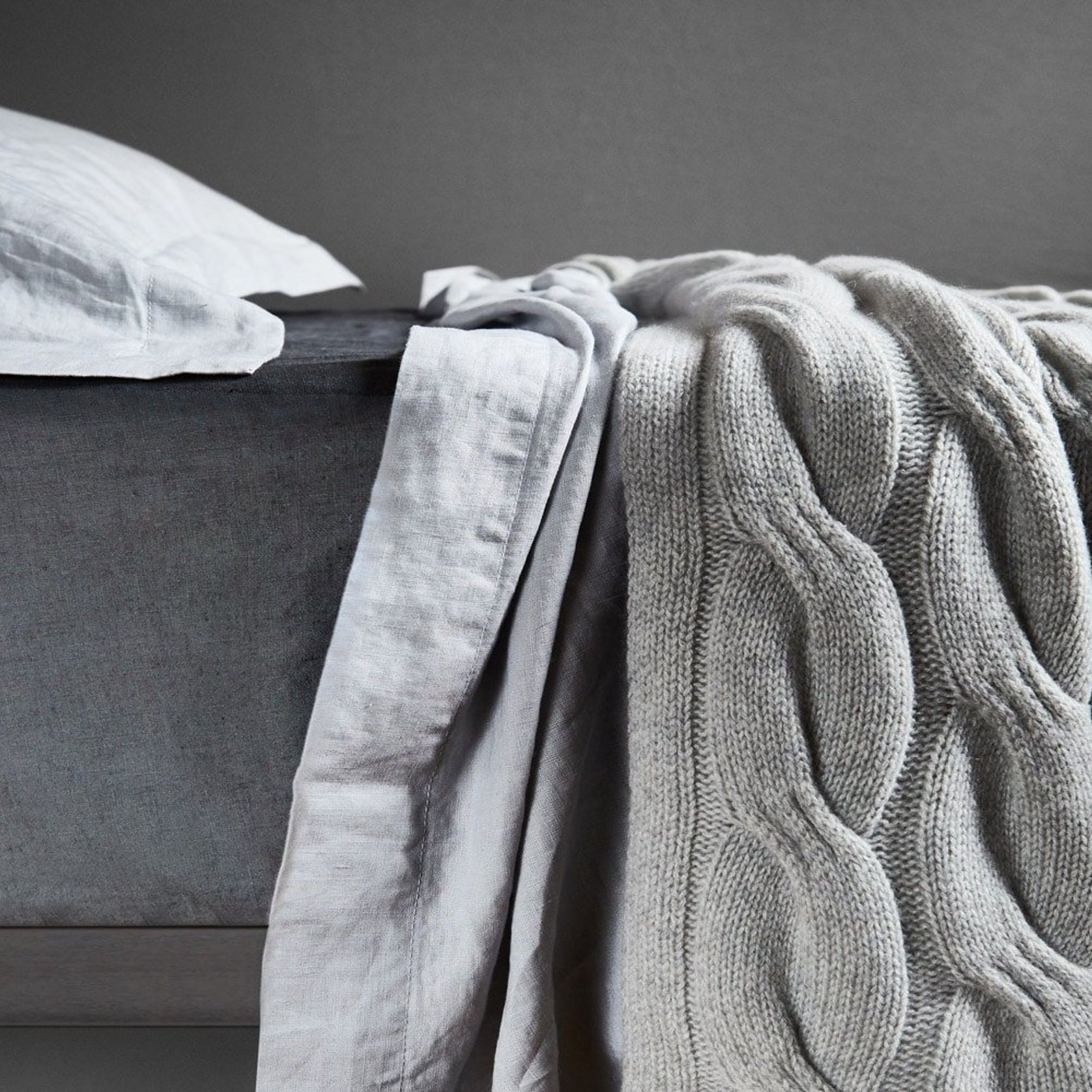 Pure Italian Cashmere Throw - Chunky Cable gallery detail image