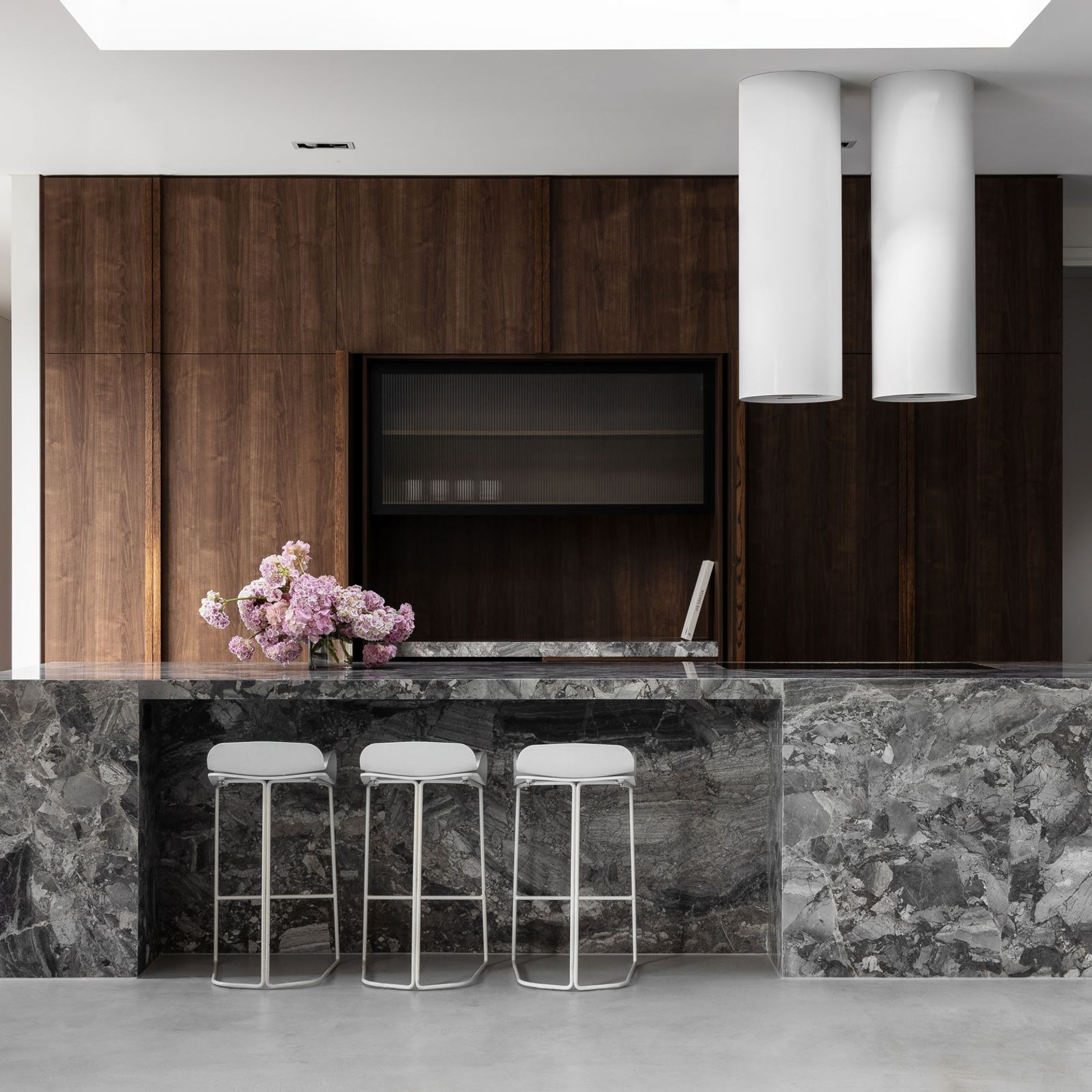 Sophisticated Modern Kitchen Stone gallery detail image