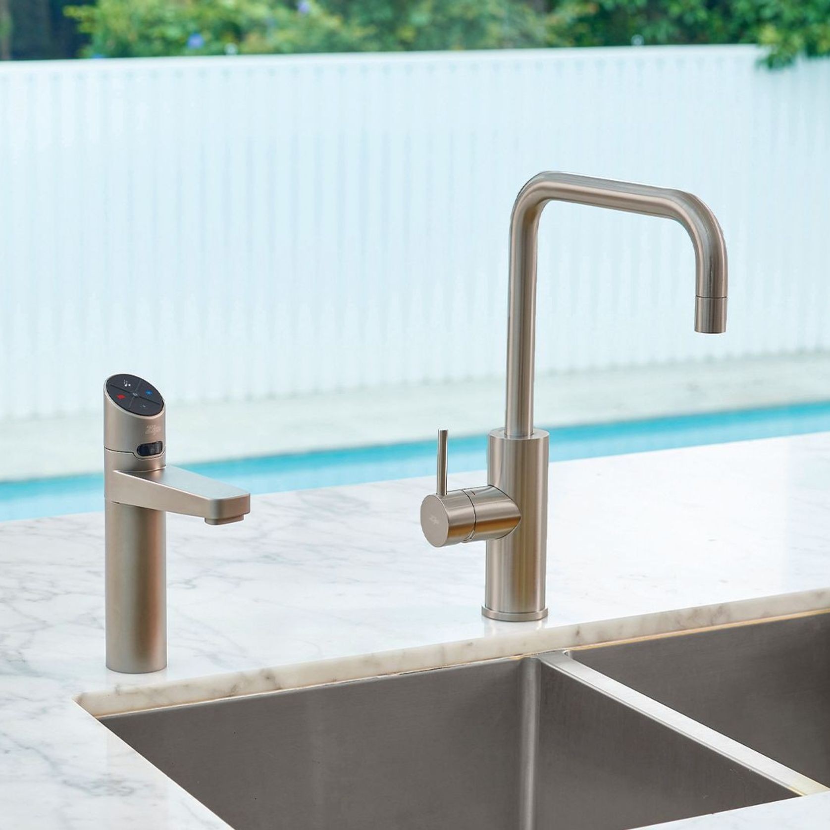 HydroTap G5 BC Elite Plus | Gunmetal gallery detail image