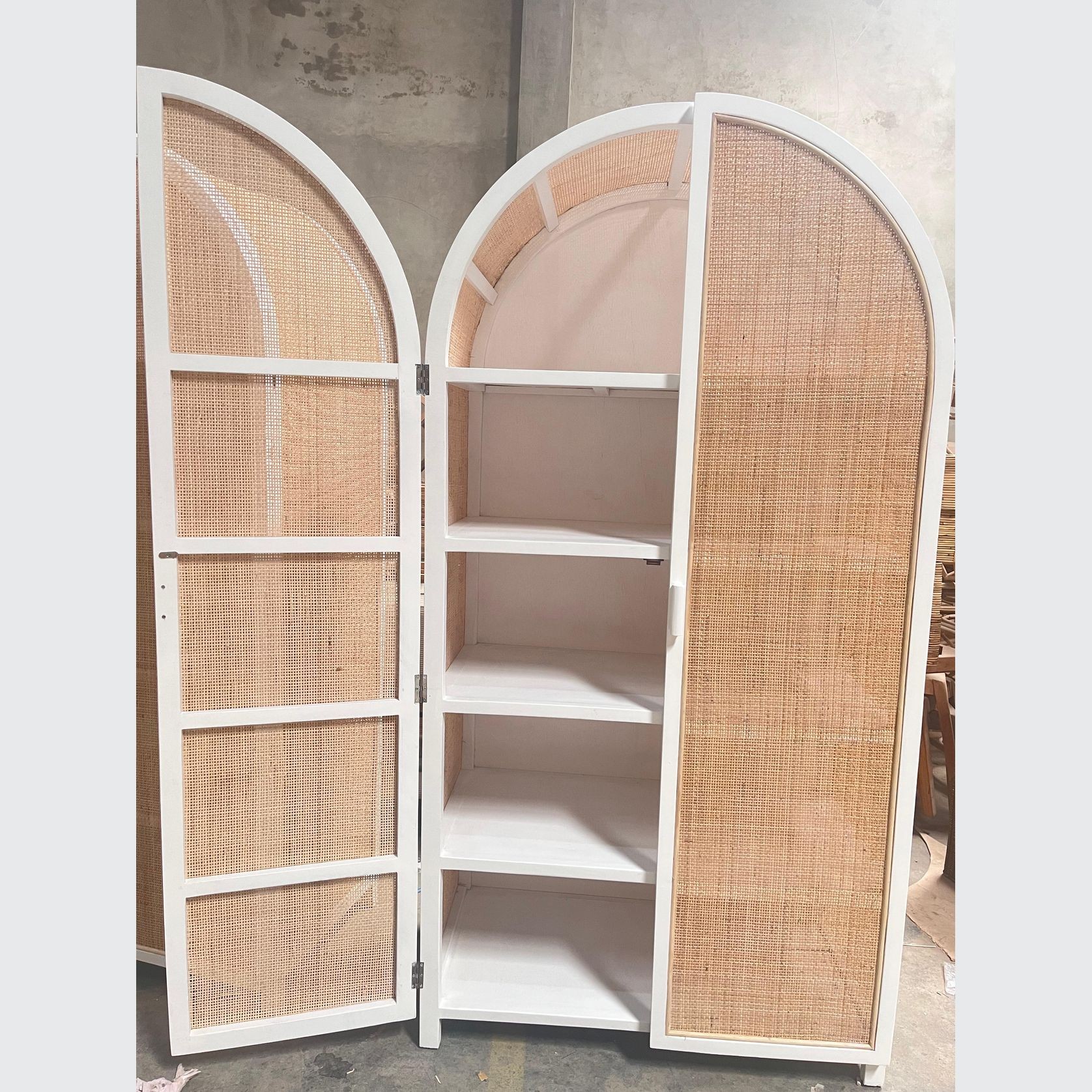 Rattan Arched 2 Door Shelving Unit – White gallery detail image