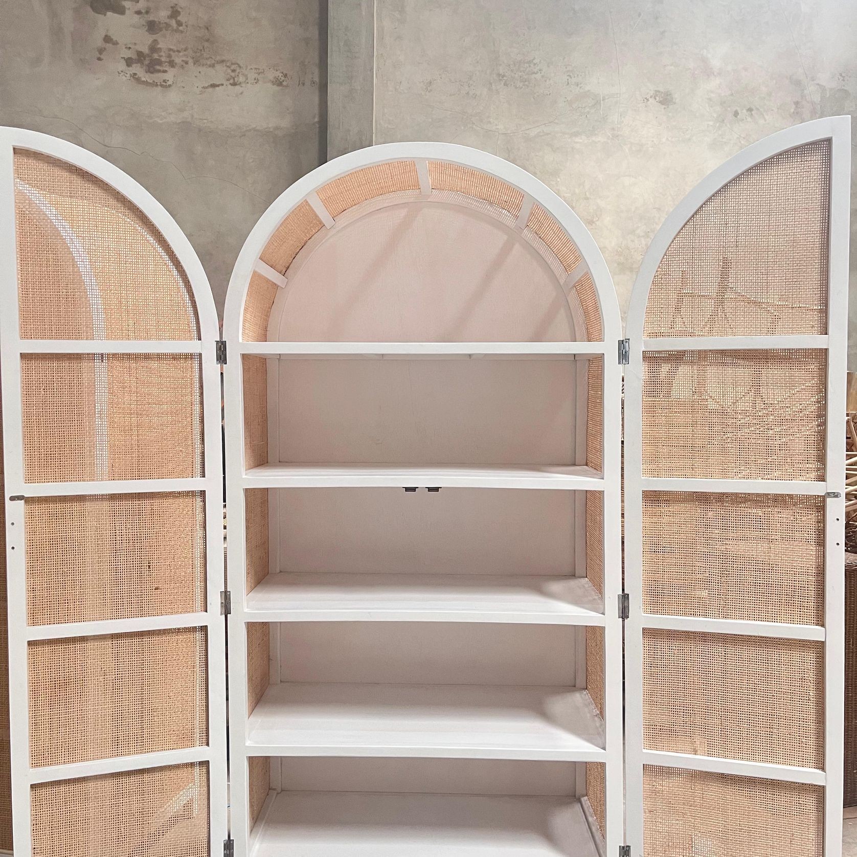 Rattan Arched 2 Door Shelving Unit – White gallery detail image