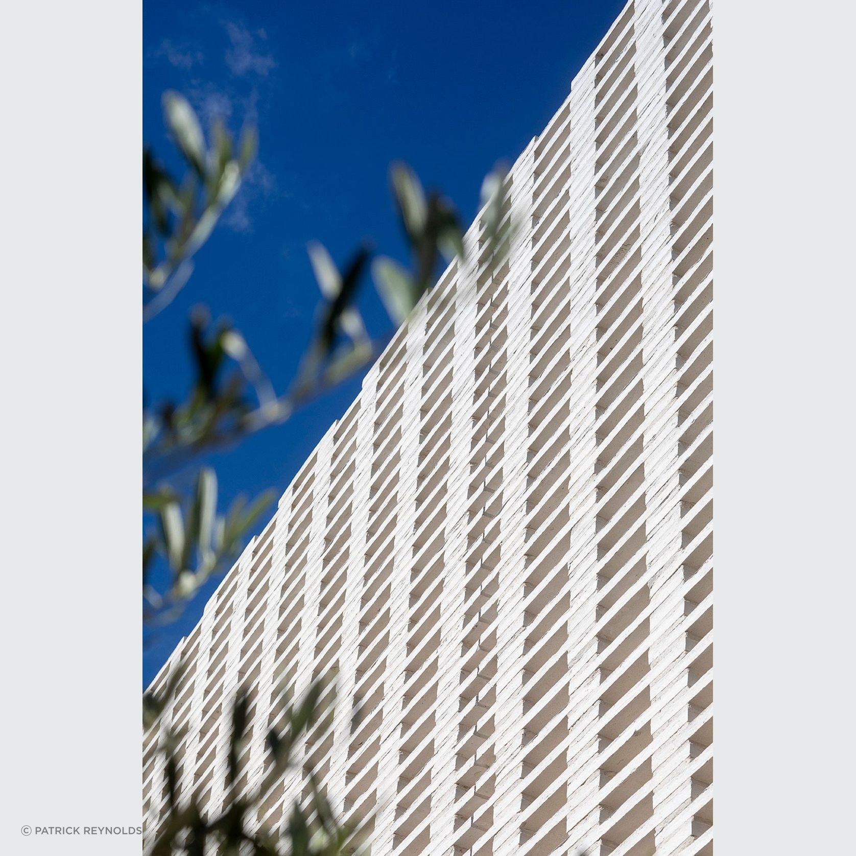 Handmade Petersen K11 bricks, Brise House, brise soleil