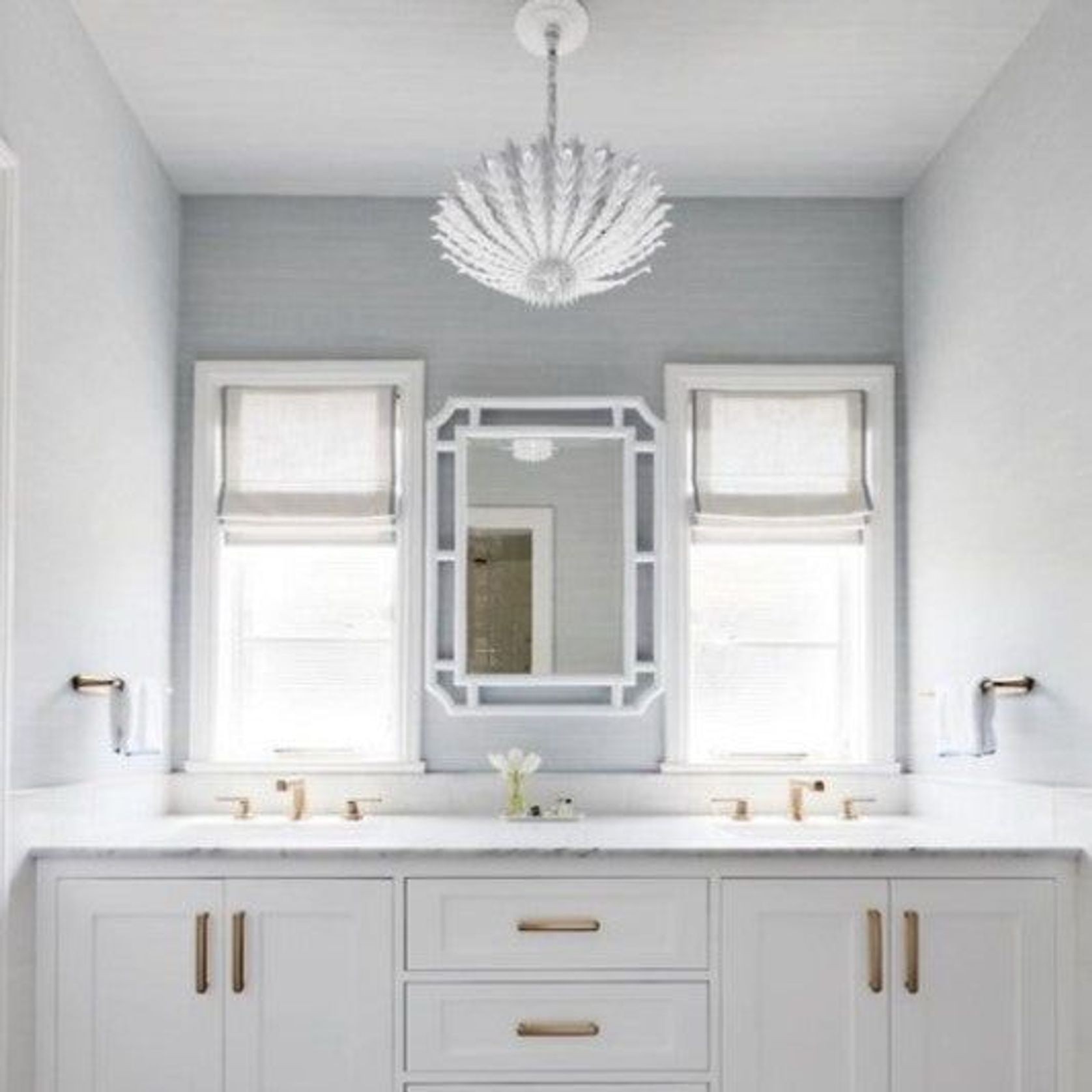 Visual Comfort AERIN Hampton Chandelier gallery detail image