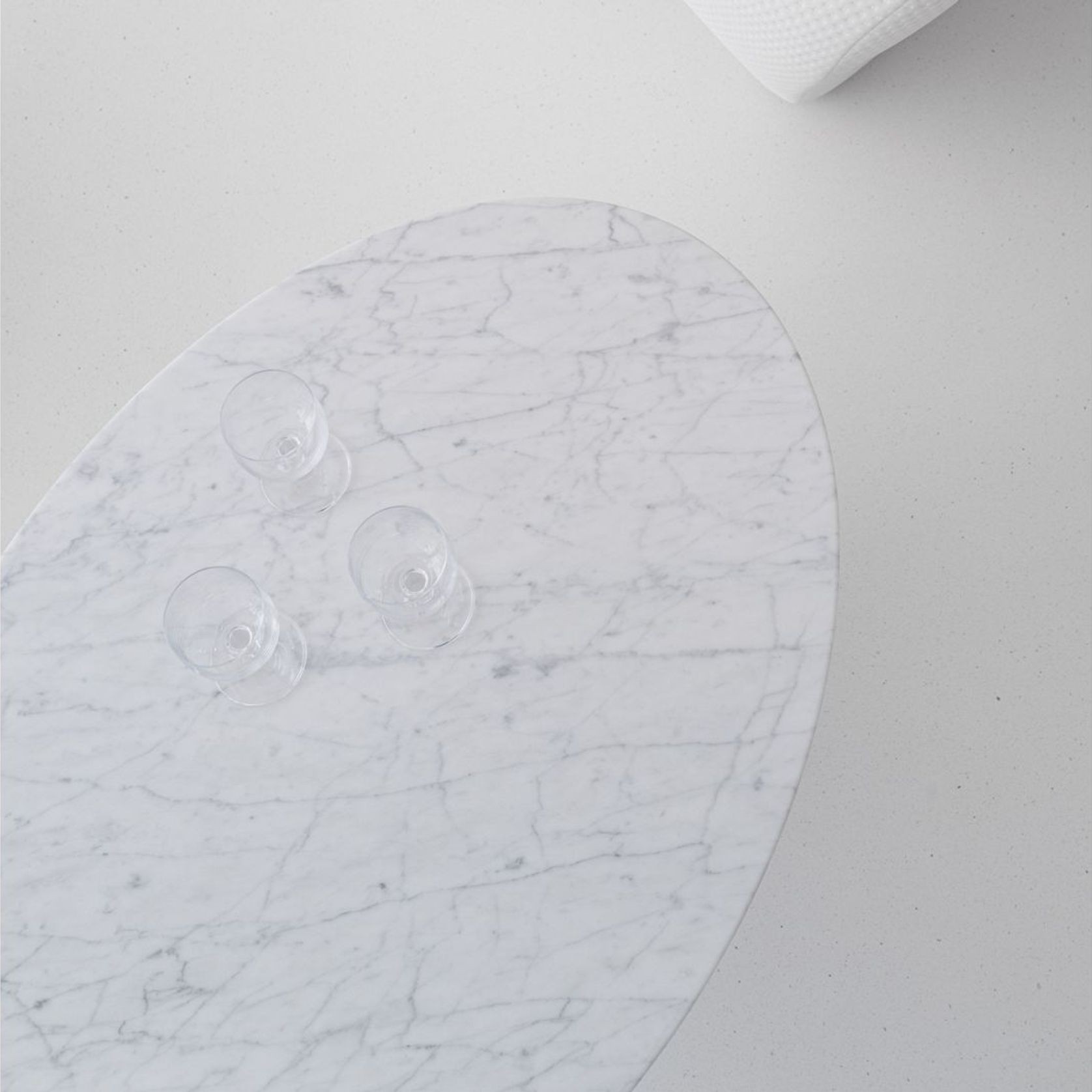 Speed Up Oval Cocktail Table gallery detail image