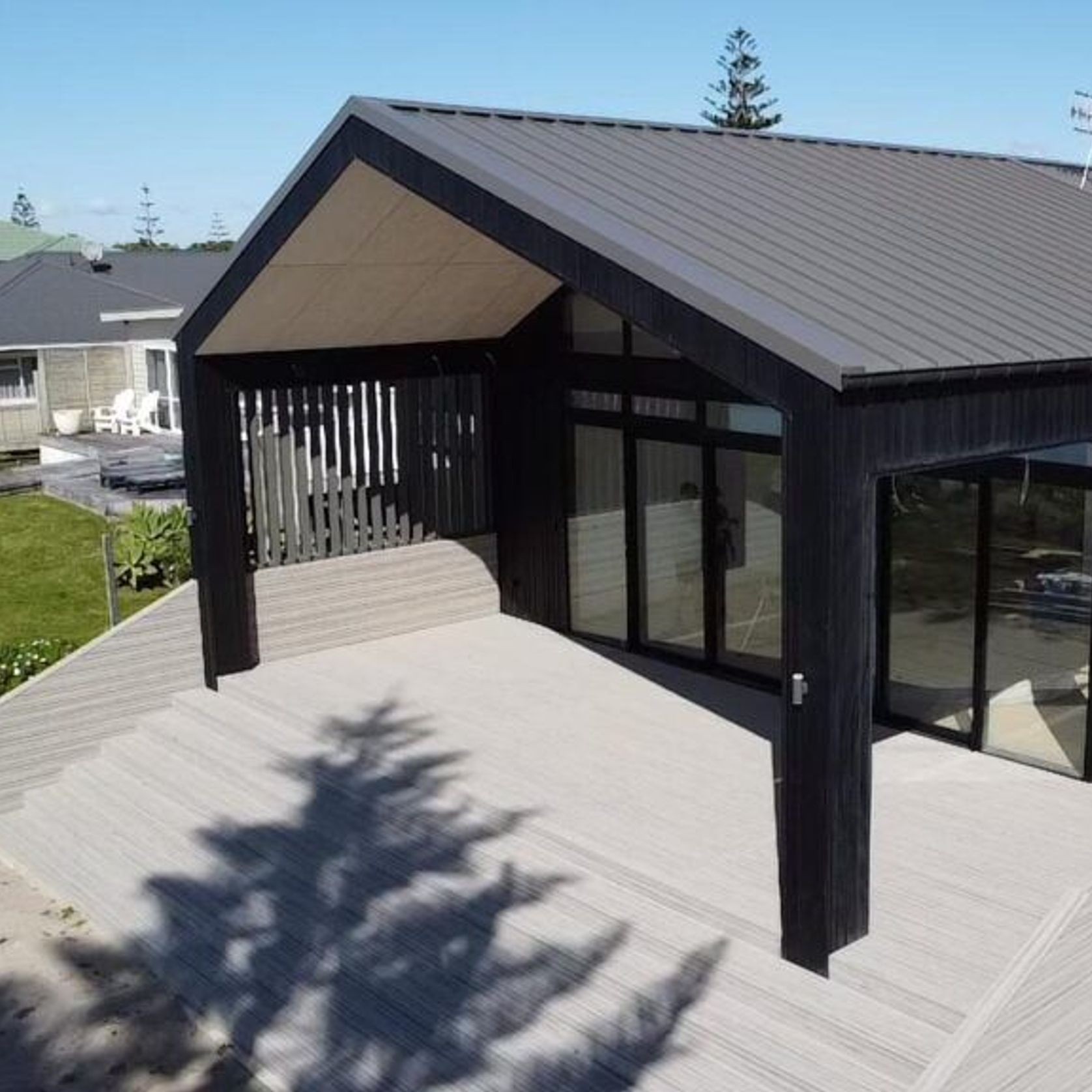 Deckorators® Voyage™  Composite Decking gallery detail image